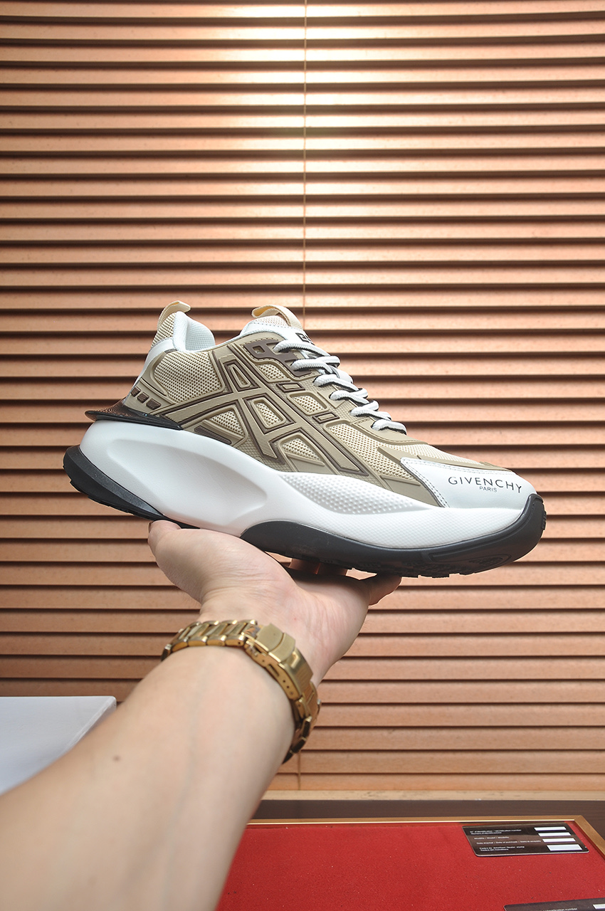 NO:351427,[GIVENCHY.Givenchy] The counter is sold simultaneously with the uppers of the Italian imported brand logo printed fabric, which shows luxury, breathable pigskin inner lining and double-layer combination, feel comfortable to the feet, the sole is originally specially supplied with air cushion sole, lightweight, comfortable, free entry and exit of the counter. Number of 38-44, counter packaging.,, ​​givennchy, givennchy, given19860909【GIVENCHY.纪梵希】专柜同步发售鞋面意大利进口品牌logo印花布匹尽显奢华,透气猪皮内里加上双层组合,脚感舒适,鞋底原厂特供气垫大底,轻便,舒适,随意进出专柜 码数38-44,专柜包裝.,,givenchy,givenchy,Men's shoes