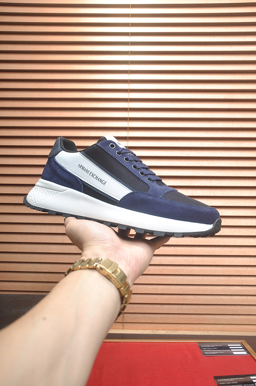 NO:351445,[Armani] Armani's latest new casual shoes are popular and popular. The same style on the official website [Dee] Original single hot model. Original factory cowhide material 11 original board cowhide inner lining, original foam sole. Body accessories are one to one mold, counter quality. Dear, you are also worried about wearing shoes, then you are your best choice!  38-44, Armani,armani,cowhide19860909【Armani】阿玛尼最新新款休闲鞋 火爆热卖官网同款[得意]原单爆款 .原工厂牛皮材料11原板 牛皮内里,原厂发泡大底.身配件一比一开模 专柜品质 亲们你还为穿着搭配鞋发愁那这款鞋你就是你不二的选择！38-44,,armani,armani,cowhide,Men's shoes