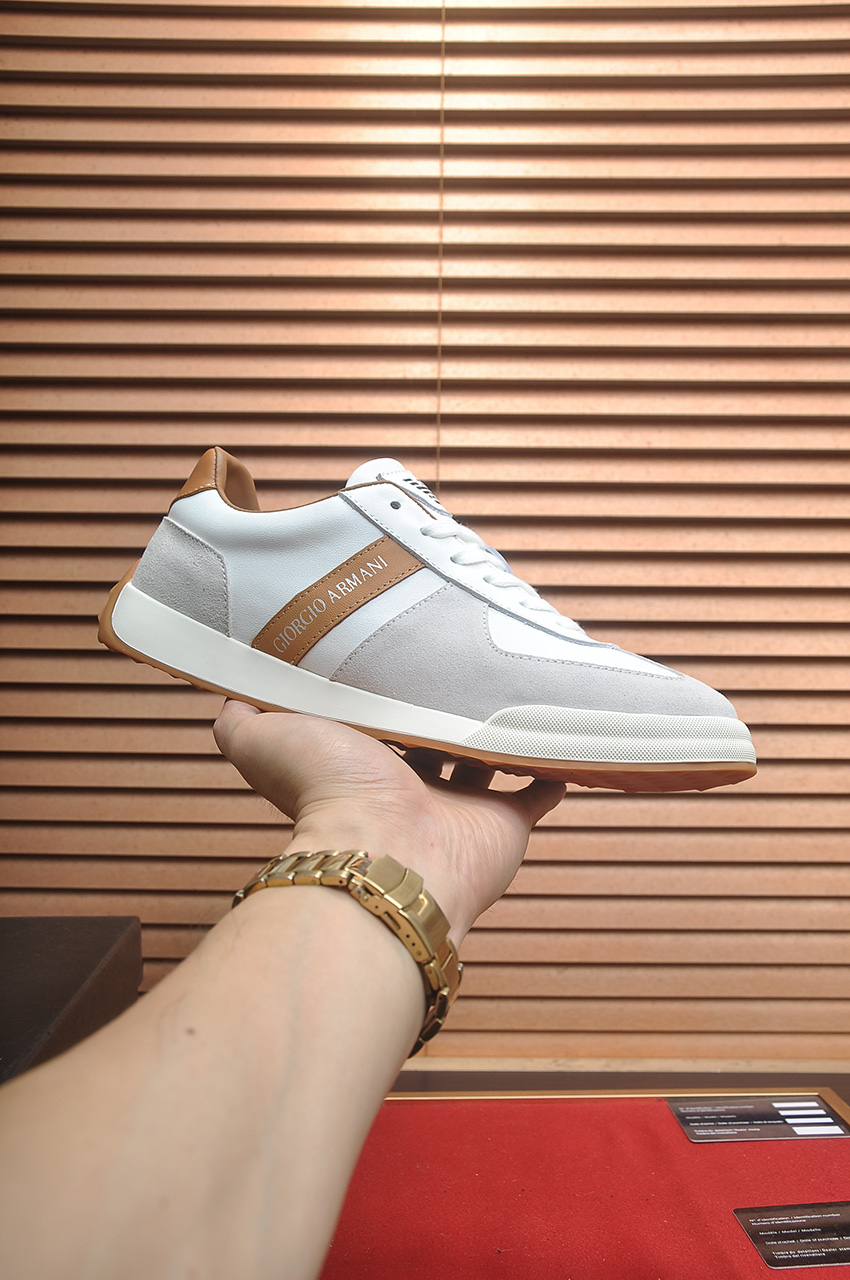 NO:354295,[Armani] (Cowhide inner lining) Armani's latest new casual shoes are popular and popular. The same style on the official website [Dee] Original single hot model. Original factory cowhide material 11 original board Cowhide inner lining, original foamed sole. Body accessories are one to one mold, counter quality. Dear, you are also worried about wearing shoes, then you are your best choice!  38-44, Armani,armani,cowhide19860909【Armani】（牛皮内里）阿玛尼最新新款休闲鞋 火爆热卖官网同款[得意]原单爆款 .原工厂牛皮材料11原板 牛皮内里,原厂发泡大底.身配件一比一开模 专柜品质 亲们你还为穿着搭配鞋发愁那这款鞋你就是你不二的选择！38-44,,armani,armani,cowhide,Men's shoes