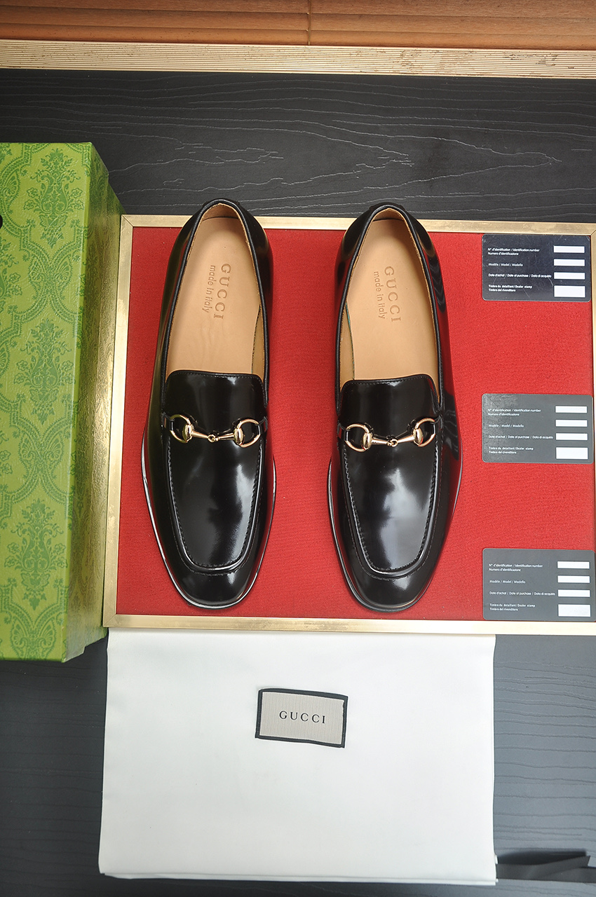 NO:355755,Brand GUCCI (Gucci) Standard code men's code 38/44 (45/46 can be customized) Grade official website The same original single quality Material original cowhide water dyed cowhide inner original rubber outsole Style category Men's fashionable casual leather shoes Prestige big brand luxury elements top luxury Color real picture, gucci, cowhide19860909品牌GUCCI（古奇） 标准码男码38/44（45/46可以定做） 等级官网同款 原单品质 材料原版牛皮 水染牛皮内里 原版橡胶大底 款式类别男士时尚休闲皮鞋 尊贵的大牌奢侈品元素顶级奢华 颜色实物图,,gucci,cowhide,Men's shoes