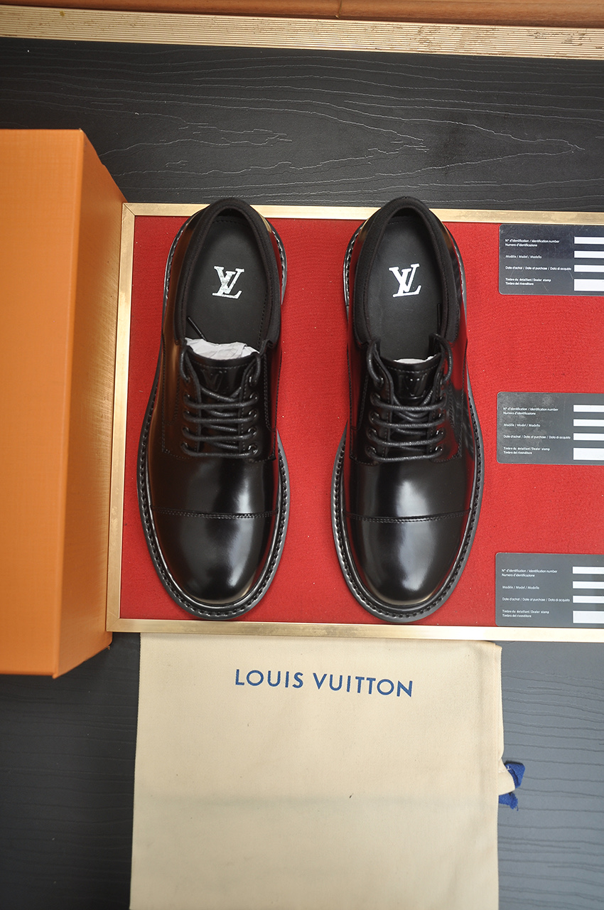 NO:589884,[LOUIS VUITTON] (original order) new LV Louis Vuitton * - top version of LV classic leather shoes!  Made of imported original single cowhide, original leather side strips and wear-resistant rubber outsole!  High quality products!  Code number 39-44 (38.45 customized),,louis vuitton,louis vuitton,louis vuitton,cowhide19860909【LOUIS VUITTON）（原单）新款LV路易威登 *——顶级版本 LV经典皮鞋！选用进口原版单牛皮 原版真皮边条拼接耐磨橡胶大底！高品质精品！码数39-44(38.45定做),,louis vuitton,louis vuitton,louis vuitton,cowhide,Men's shoes