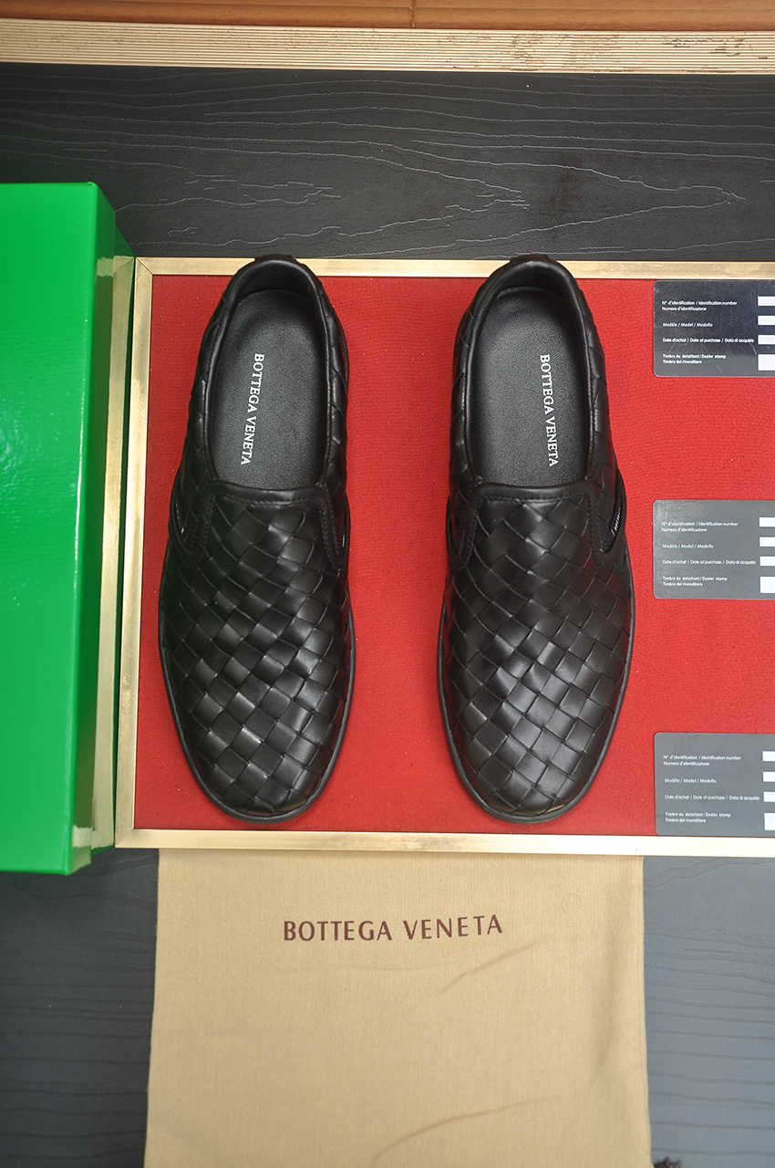 NO:778186,[BV] Official website of men's shoes, cowhide braided lining, cowhide rubber outsole counter, 1:1 quality, every successful man's identity sets off his feet with a sense of stability, high-end custom counter, original copy, imported cowhide, purely hand-woven, no matter the wind or rain, the shoe last remains unchanged, the verification code number is 39-45 (45 custom-made),,bottega veneta,cowhide19860909【BV】 官网男鞋牛皮编织内里牛皮橡胶大底专柜1:1品质 每一位成功男士的身份衬托上脚大气稳重高端定制专柜原版复刻进口牛皮纯手工编织不管风吹雨打鞋楦不变经得起时间的验证码数39-45(45定做),,bottega veneta,cowhide,Men's shoes