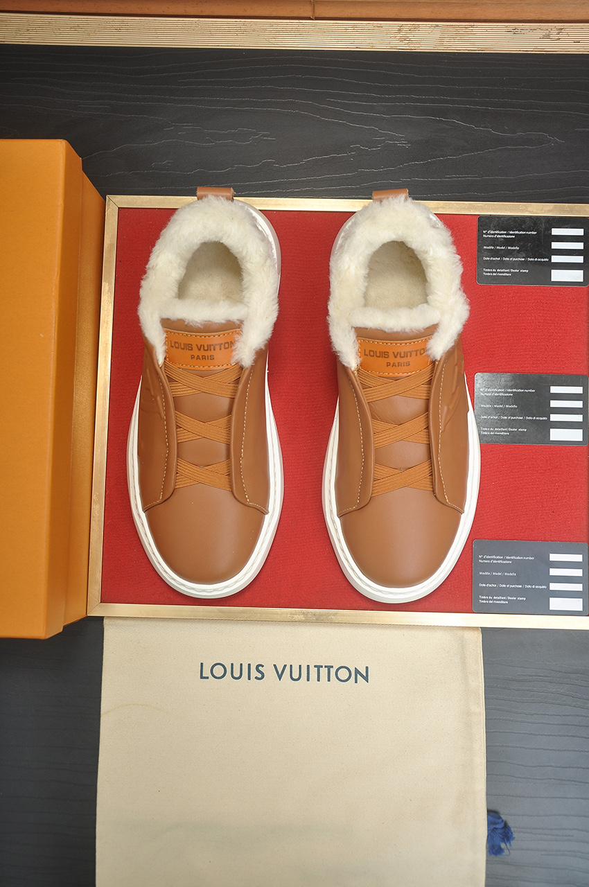 NO:605020,[LOUIS VUITTON] (Full wool lining) The same model on the LV Louis Vuitton official website [Proud] Original hot-selling model, LV original factory cowhide 11 original panels, sheepskin lining, upper, imported cowhide. One-to-one molding of body accessories, counter quality. Dear friends, if you are still worried about wearing matching shoes, then this shoe is your best choice!  38-45 (45 is custom-made and cannot be returned or exchanged),,louis vuitton,louis vuitton,louis vuitton,cowhide,sheepskin19860909【LOUIS VUITTON】(全羊毛内里)LV路易威登官网同款[得意]原单爆款 LV原工厂牛皮11原板 羊皮内里鞋面进口牛皮.身配件一比一开模 专柜品质 亲们你还为穿着搭配鞋发愁那这款鞋你就是你不二的选择！38-45(45定做不退换),,louis vuitton,louis vuitton,louis vuitton,cowhide,sheepskin,Men's shoes
