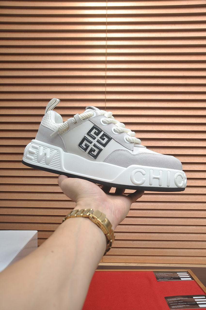 NO:620960,[GIVENCHY.Givenchy] The uppers are made of printed fabrics imported from Italy and are on sale simultaneously at the counter. They are made of printed fabrics of imported brands from Italy, which are full of luxury. The breathable mesh lining is combined with a double-layer combination to make the feet feel comfortable. The soles are made of original rubber foam outsole. They are light and comfortable. You can enter and leave the counter at will. Number of sizes: 38-45 (customized in 45). Packaging at the counter.,,givenchy,givenchy19860909【GIVENCHY.纪梵希】专柜同步发售鞋面意大利进口品牌印花布匹尽显奢华,透气网布内里加上双层组合,脚感舒适,鞋底原厂特供橡胶发泡大底,轻便,舒适,随意进出专柜 码数38-45（45定制）专柜包裝.,,givenchy,givenchy,Men's shoes