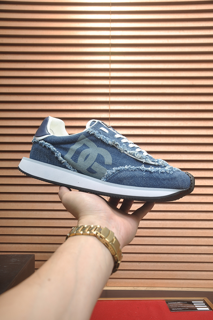 NO:664143,[D&G] High-end quality product trademark DG 'Dolce & Gabbana*' low-top sports shoes Product material upper imported ^_^ cowhide leather lining, original outsole Regular size: 39-45 (45 customized),, Dolce&Gabbana, Dolce&Gabbana, sneakers, cowhide19860909【D&G】高端品质 商品商标DG「杜嘉班*」低帮运动鞋 商品材料鞋面进口^_^牛皮 牛皮内里,原版大底 正码码数: 39-45（45定做),,Dolce&Gabbana,Dolce&Gabbana,sneakers,cowhide,Men's shoes