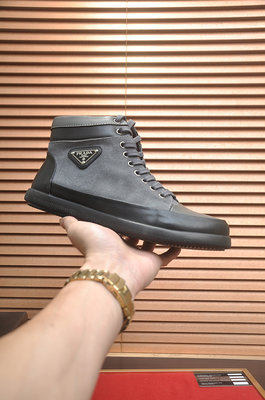 NO:680612,[Prada] Popular trend brand, avant-garde and versatile fashionable men's shoes, private version molding, epoxy splicing 11 replicas... fashionable and simple, original imported cowhide feet; more trendy, eye-catching and classy, ​​it will subvert old ideas, a must-have for fashionistas who want to spend time with you! Must keep! High comfort and low, high-end quality workmanship. Size 38-45 (customized in 45), prada, prada, cowhide19860909【普拉达Prada】潮牌主推爆款,前卫百搭时尚男鞋私版开模,滴胶工艺拼接11复刻..时尚干脆、原版进口牛皮垫脚；大气个性更潮更抢眼更追求档次,它将颠覆旧念,与您共度时尚潮人必备! 必自留 ! 高大上的舒适大低,高端品质做工.码数38-45（45定做）,,prada,prada,cowhide,Men's shoes