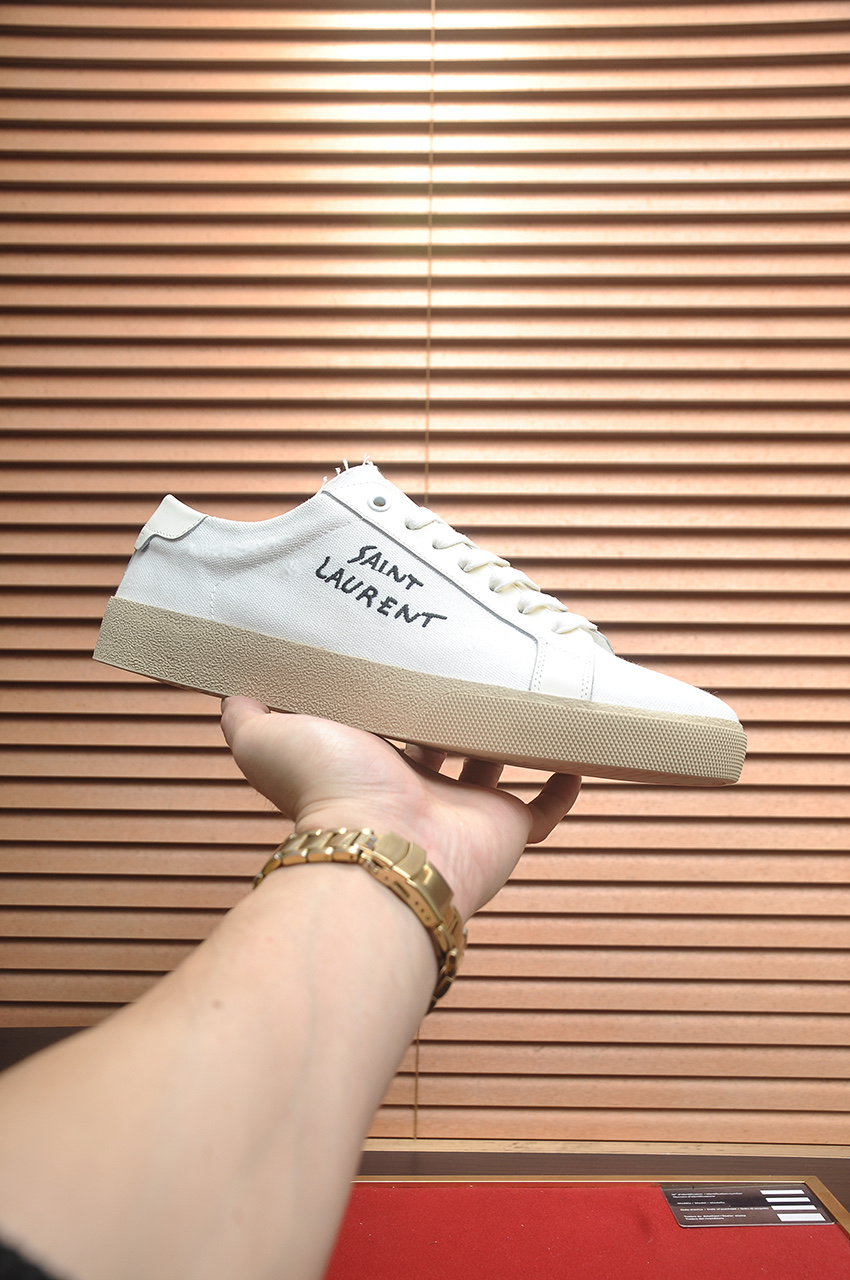 NO:690206,[SAINT LAURENT Yves Saint Laurent] (couples model) official website 1:1 brand original order fashionable men's shoes - material, imported cowhide for the upper, - imported cowhide for the inner foot pads, - original leather outsole - fashionable trend elements, personalized and trendy, high-end and full of aura (Size female 35-40, male 38-44), saint laurent, saint laurent, cowhide, Leather soles19860909【SAINT LAURENT圣罗兰】（情侣款）官方网一比一品牌 原单 时尚男鞋 -材质,鞋面进口牛皮,-内里垫脚均用进口牛皮,-原版真皮大底-时尚潮流元素,个性潮流高端大气气场十足（Size女35-40,男38-44）,,saint laurent,saint laurent,cowhide,Leather soles,Men's shoes