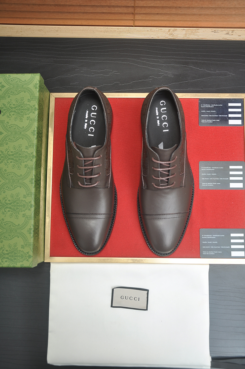 NO:690352,[LV] (original single cowhide lining) LV's latest genuine leather business suit shoes are on the official website at the same time. They are imported from Italy and are made of first-layer cowhide with heavy gold. The official website has a 1:1 rubber outsole. It is versatile, high-end without losing class, and the color matching is extraordinary. This four-season style is charming and shows off the big-name temperament when worn on the feet. Standard size 38-45 (45 custom-made), louis vuitton, business suit, cowhide19860909【LV】（原单牛皮内里）LV最新真皮商务西装鞋官网同步上市,意大利进口 头层牛皮一比一重金打造,官网1:1橡胶大底.穿着百搭,高档不失档次,彩色搭配气度不凡.此款四季款,穿在脚上魅力四射尽显大牌气质.标准码38-45（45定做）,,louis vuitton,business suit,cowhide,Men's shoes