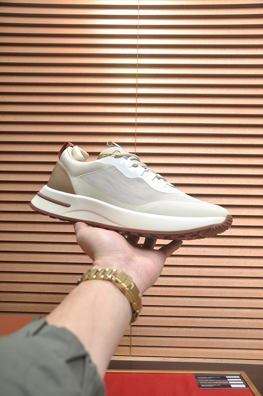 NO:704581,【】LP classic loafers, an Italian treasure brand, the only brand that can match Hermès!  Only after wearing it do we know we can’t live up to our feet. Imported cashmere upper, water-dyed cowhide lining and cowhide feet. Official original glass rubber outsole and pendant. Exclusive original packaging (tag brand paper outer box handbag) code size 38-44 (45 customized), hermes, loro piana, loafers, cowhide19860909【】lp经典乐福鞋,意大利宝藏品牌,唯一能和爱马仕匹配的品牌！穿了才知道不能辜负我们的双脚,鞋面进口小羊绒,水染牛皮内里牛皮垫脚 官方原版玻璃胶大底、吊坠.独家原版包装（吊牌品牌纸外盒手提袋）码数38-44（45定制）,,hermes,loro piana,loafers,cowhide,Men's shoes