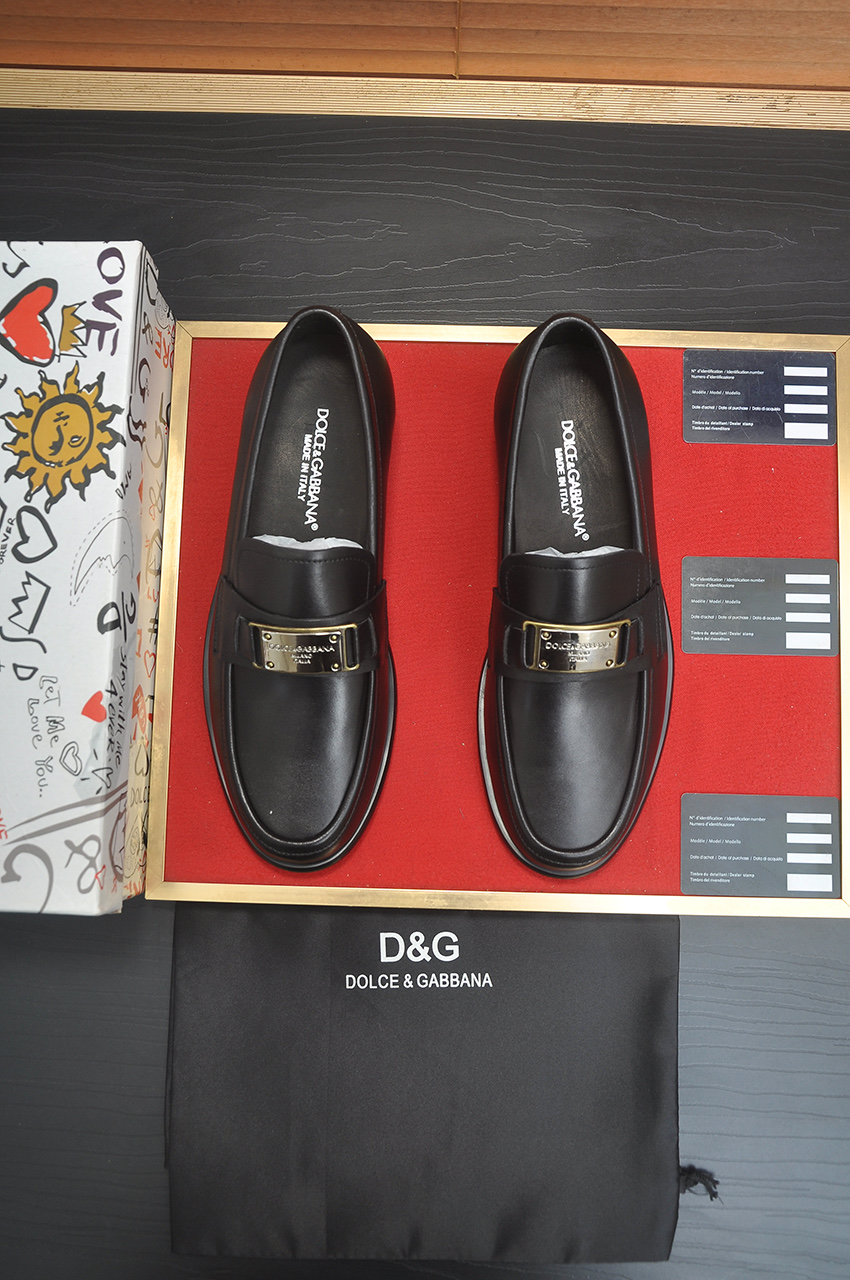 NO:704741,DG's top men's new leather shoes counter is on sale at the same time. The uppers are imported cowhide, all imported cowhide lining, imported accessories, completely 1:1 replica, the original sole is specially provided by the original factory, the exclusive molded sole is super comfortable, the original factory follows the order, high quality, you can enter and exit the counter at will, welcome to compare code numbers: 38-44 (45 customized),,cowhide19860909DG顶级男士新款皮鞋专柜同步发售鞋面意大利进口牛皮面,全进口牛皮内里,进口配件,完全1比1复刻,鞋底原厂特供原版底,独家活动成型底超级舒适,原厂跟单货,高品质,可随意进出专柜,欢迎对比码数:38-44（45定做）,,cowhide,Men's shoes