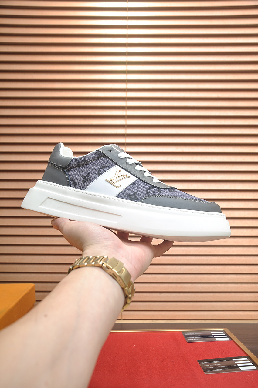 NO:745102,[LV] Official website 1:1 men's sports shoes are now on the market, using original fabric + water-dyed sheepskin lining, plus the official website original 1:1 comfortable outsole. Fashionable and versatile, super comfortable and breathable. Standard shoe size 38/45 (custom-made 45 non-refundable), louis vuitton, sheepskin19860909【LV】官网1:1运动男鞋火爆上市,采用原版布料+水染羊皮内里,再加官网原版1:1舒适大底.时尚百搭,着脚超舒适、透气.标准鞋码38/45（45定做不退换),,louis vuitton,sheepskin,Men's shoes