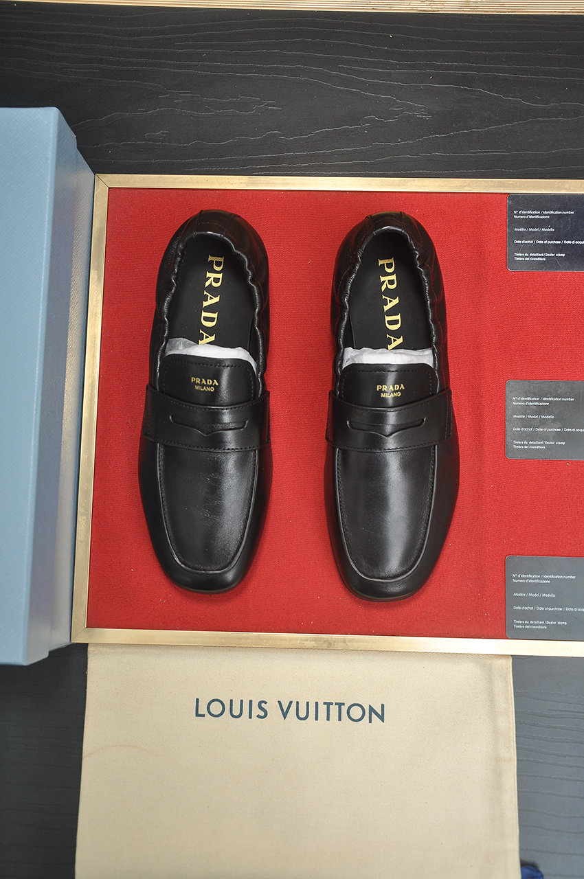 NO:745543,Factory [PRADA] Prada couple model - high-end quality original casual sports shoes - upper Nappa calfskin, tongue screen-printed high-frequency brand logo, lining water-dyed cowhide, outsole ultra-light TPU foam rubber; two-color molded outsole, ultra-high quality control, fine workmanship highlighted (high-end, luxury, grade) Size  35-45（女41,男38,45,可订做)·,,prada,prada,sneakers,cowhide19860909厂【PRADA】普拉达情侣款 -高端品质 原单休闲运动鞋 -鞋面纳帕小牛皮、鞋舌丝印高周波品牌logo 内里水染牛皮 大底超轻TPU发泡·橡胶；双色成型大底 超高品控·做工精细凸显(高端·贵气·档次) Size 35-45（女41,男38,45,可订做)·,,prada,prada,sneakers,cowhide,Men's shoes