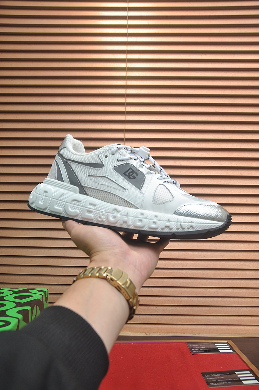 NO:756292,[D&G] High-end quality product trademark DG 'Dolce & Gabbana*' low-top sports shoes Product material upper imported cowhide Gluten lining, original single rubber foam outsole Regular size: 38-45 (45 customized),, Dolce&Gabbana, Dolce&Gabbana, sneakers, cowhide19860909【D&G】高端品质 商品商标DG「杜嘉班*」低帮运动鞋 商品材料鞋面进口牛皮 面筋内里,原单橡胶发泡大底 正码码数: 38-45（45定做),,Dolce&Gabbana,Dolce&Gabbana,sneakers,cowhide,Men's shoes