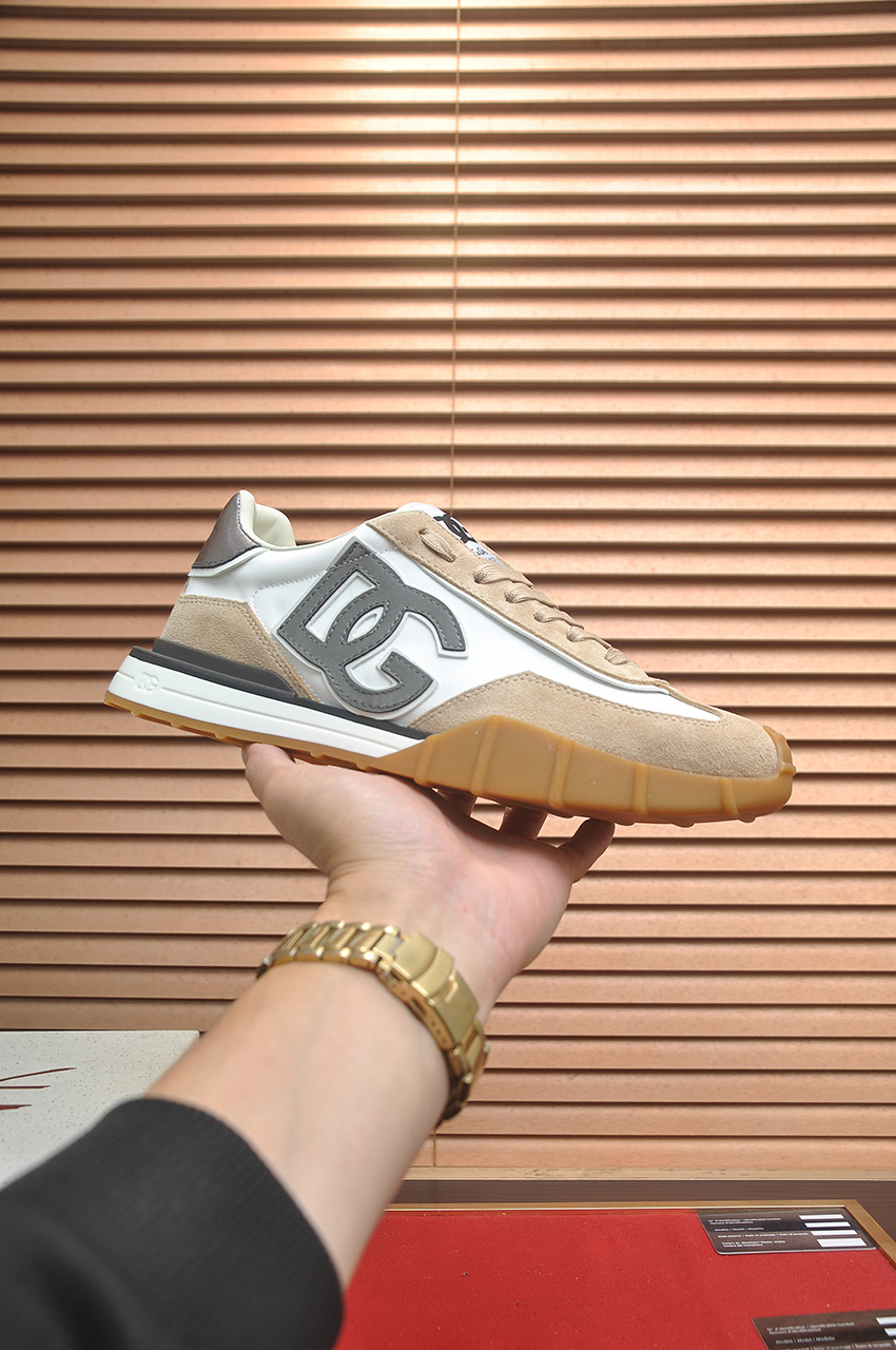 NO:756293,[D&G] High-end quality product trademark DG 'Dolce & Gabbana*' low-top sports shoes Product material upper imported cowhide leather lining, original single rubber foam outsole Regular size: 38-45 (45 custom-made),,Dolce&Gabbana,Dolce&Gabbana,sneakers,cowhide19860909【D&G】高端品质 商品商标DG「杜嘉班*」低帮运动鞋 商品材料鞋面进口牛皮 牛皮内里,原单橡胶发泡大底 正码码数: 38-45（45定做),,Dolce&Gabbana,Dolce&Gabbana,sneakers,cowhide,Men's shoes