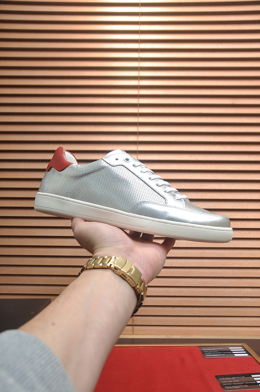 NO:756451,[SAINT LAURENT Yves Saint Laurent] (couples model) official website 1:1 brand original order fashionable men's shoes - material, imported cowhide for the upper, - imported cowhide for the inner foot pads, - original leather outsole - fashionable trend elements, personalized and trendy, high-end and full of aura (Size female 35-40, male 38-44), saint laurent, saint laurent, cowhide, Leather soles19860909【SAINT LAURENT圣罗兰】（情侣款）官方网一比一品牌 原单 时尚男鞋 -材质,鞋面进口牛皮,-内里垫脚均用进口牛皮,-原版真皮大底-时尚潮流元素,个性潮流高端大气气场十足（Size女35-40,男38-44）,,saint laurent,saint laurent,cowhide,Leather soles,Men's shoes