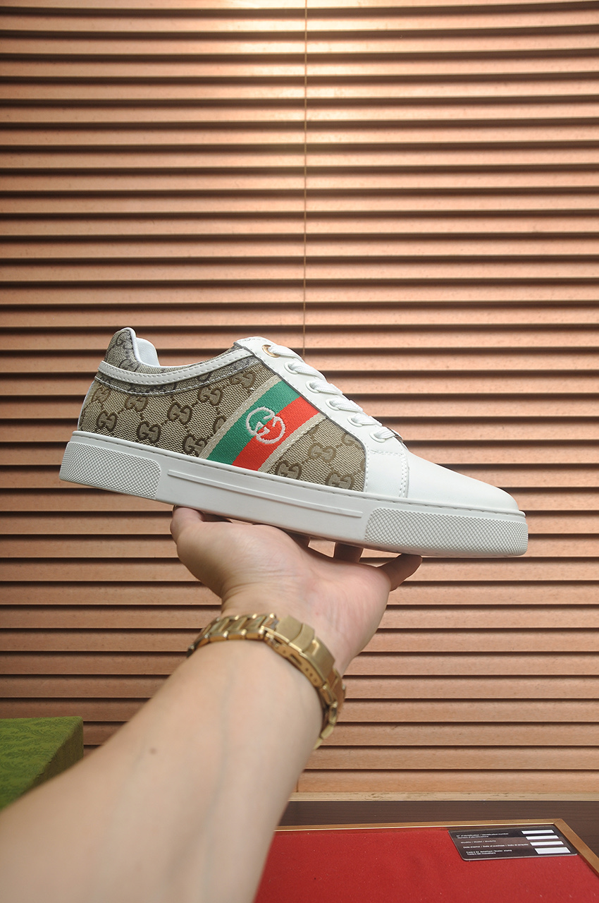 NO:779307,[GUCCI] Men's 1:1 sports shoes from the official website are now on the market. They are made of original silk cowhide + first-layer sheepskin lining, plus the original 1:1 comfortable outsole from the official website. They are fashionable and versatile, and are super comfortable and breathable!  Available in 2 colors: black, standard shoe size 38/45 (custom-made size 45 is non-refundable), gucci, cowhide, sheepskin19860909【GUCCI 古奇】官网1:1运动男鞋火爆上市,采用原版丝绸牛皮+头层羊皮内里,再加官网原版1:1舒适大底.时尚百搭,着脚超舒适、透气！黑2色可选,标准鞋码38/45（45定做不退换),,gucci,cowhide,sheepskin,Men's shoes