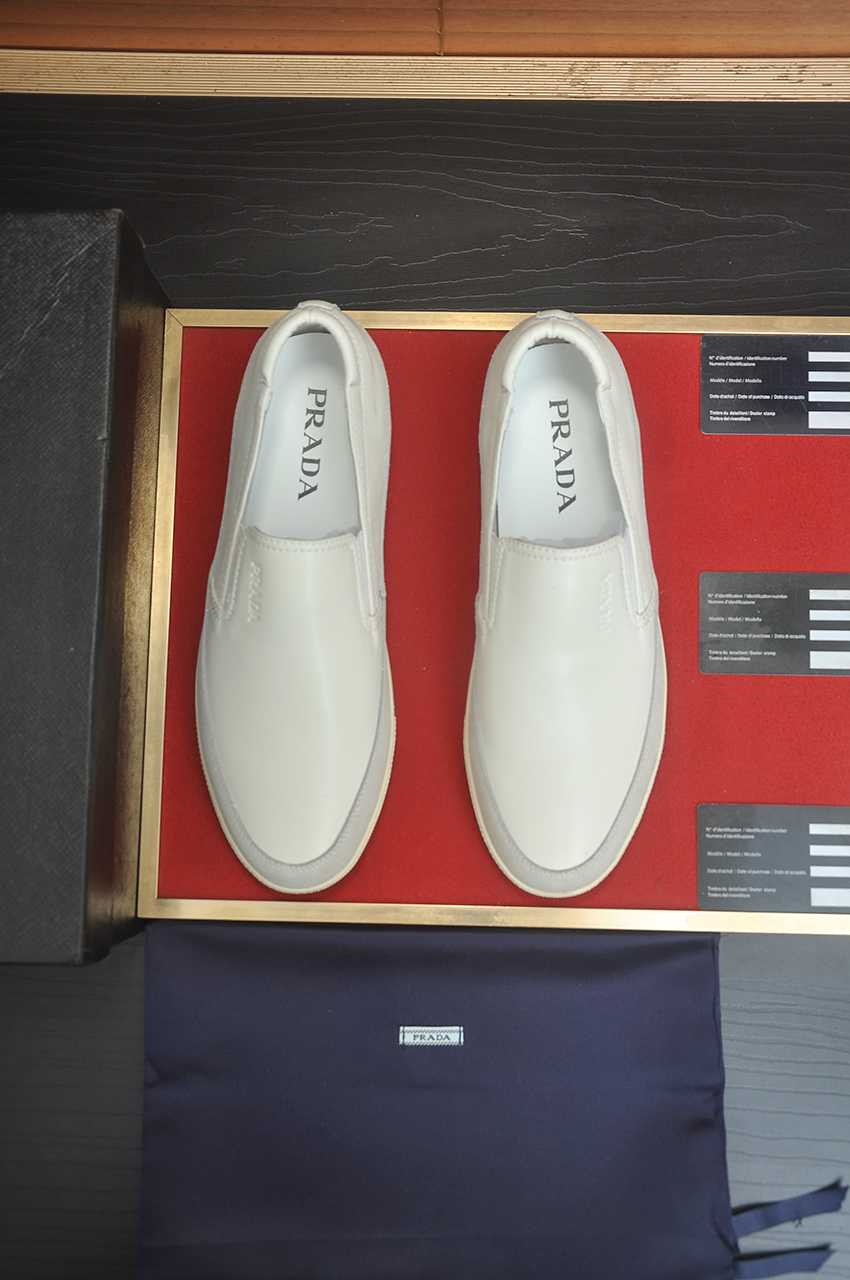 NO:782903,[Prada] Men's high-end shoe brand official website 11's latest masterpiece has uppers made of sheepskin lining imported from Italy, making walking more convenient and comfortable!  Exclusive new style, stunning work [color]!  Create a fashionable personality to set off your uniqueness!  A must-have for trendy men! Classic numbers: 38-45 (45 is custom-made and non-refundable), prada, sheepskin19860909【普拉达】男鞋高端品牌官网11最新力作鞋面采用意大利进口原厂面料羊皮内里制作,让行走更加便捷舒适！独家新款,惊世之作[色]！打造时尚个性衬托你的与众不同！潮男必备!经典数码:38-45(45定做不退换),,prada,sheepskin,Men's shoes