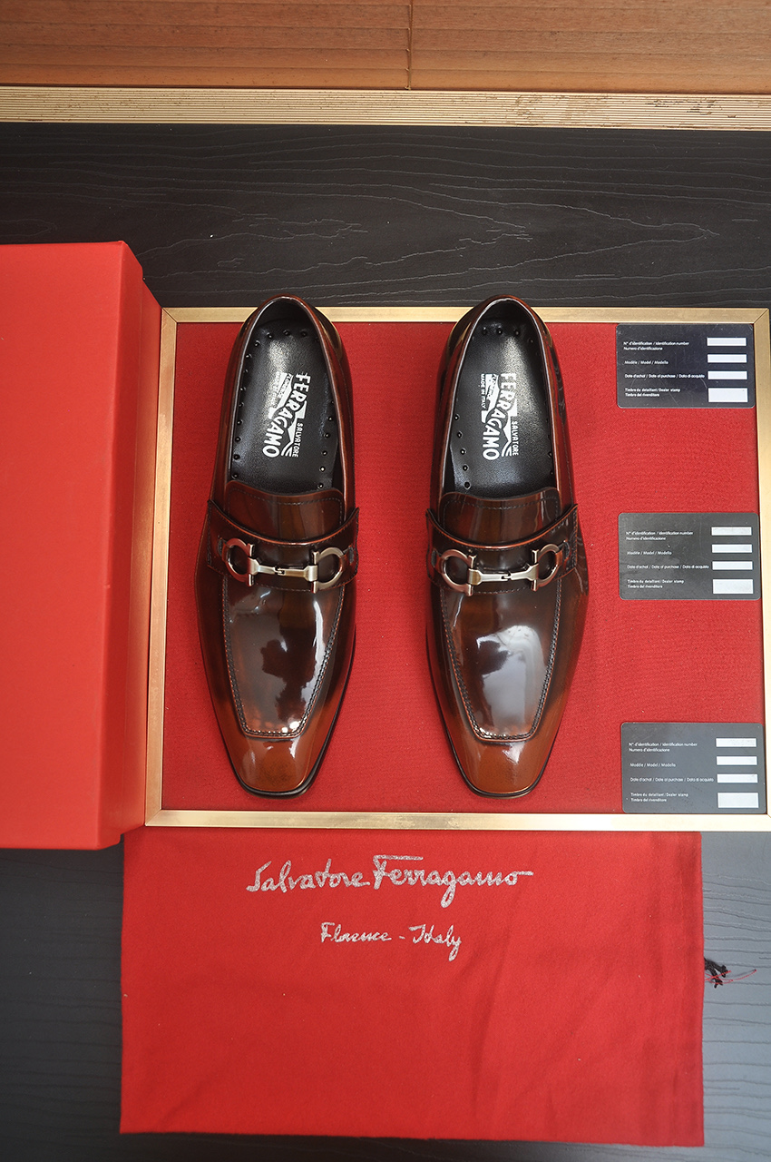 NO:782917,[Ferragamo/Ferraga Curtain] The latest model in the counter is the original imported high-quality cowhide with open edges + imported water-dyed cowhide lining + original luxury metal buckle + original combination outsole, no pressure, 38--45 (45 is custom-made and cannot be returned or exchanged),,ferragamo,cowhide19860909【Ferragamo/菲拉格幕】专柜最新款原版进口开边上乘牛皮+进口水染牛皮内里+原版奢华金属扣+原版组合大底对比无压力 38--45(45定做不退换),,ferragamo,cowhide,Men's shoes