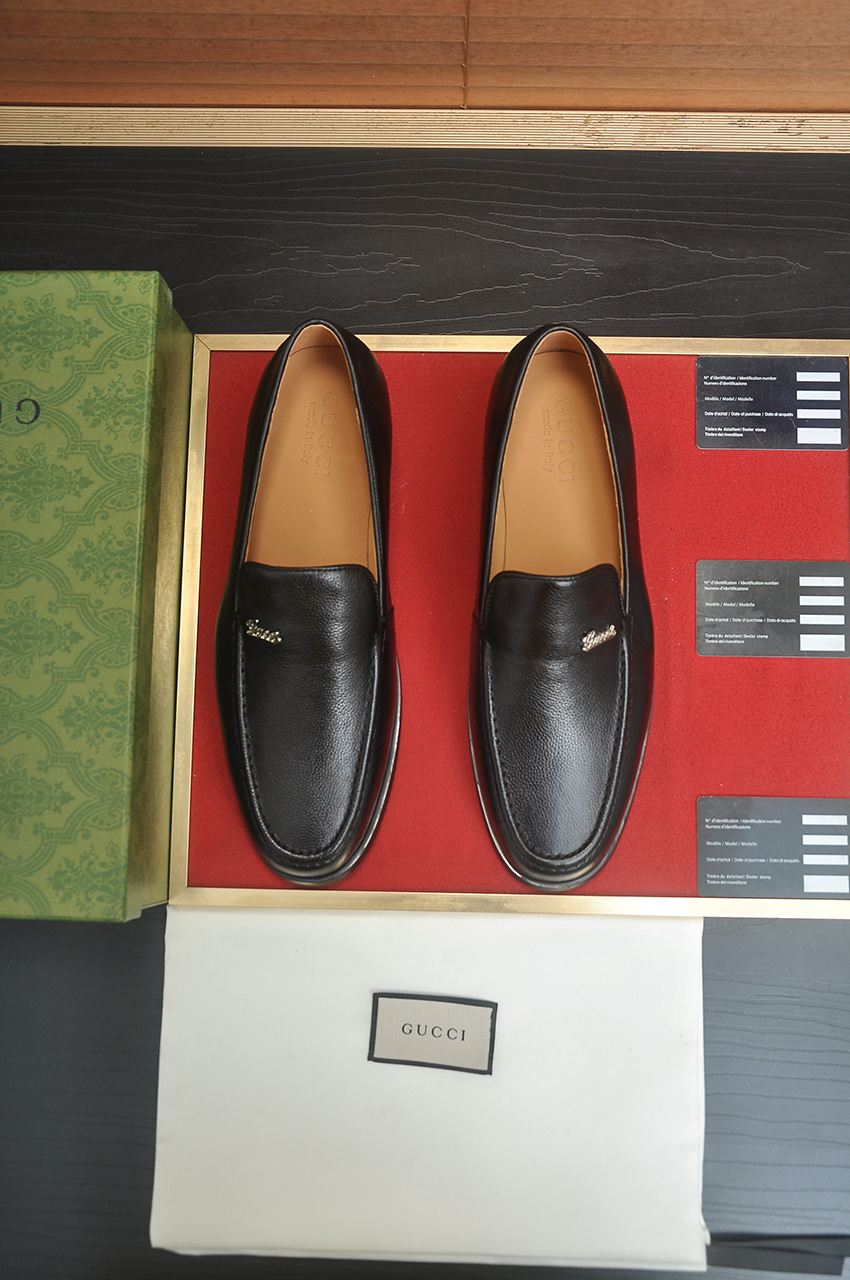 NO:831278,Italy's top luxury men's shoe giant (GUCCI) (Gucci) (cowhide lining) has a new model with an original European style that is pleasing to the eye. In order to make the shoes more durable and non-deformable, the production continues to follow traditional methods, but there is still no lack of innovation. The leather is made of original sheepskin, which is smooth, natural and extra bright. It is made of imported cowhide. The first choice of the wealthy 38-45 (45 customized),,gucci,cowhide,sheepskin19860909意大利顶级奢侈男鞋巨头(GUCCI)（古奇）（牛皮内里）新款报到原汁原味的欧式风格 赏心悦目为了让鞋子更加耐用不变形制作继续沿用传统做法 但仍然不乏创新皮质上选择原版羊皮 流畅自然 并格外光亮进口牛皮制作而成 土豪的第一选择 38-45(45定制),,gucci,cowhide,sheepskin,Men's shoes