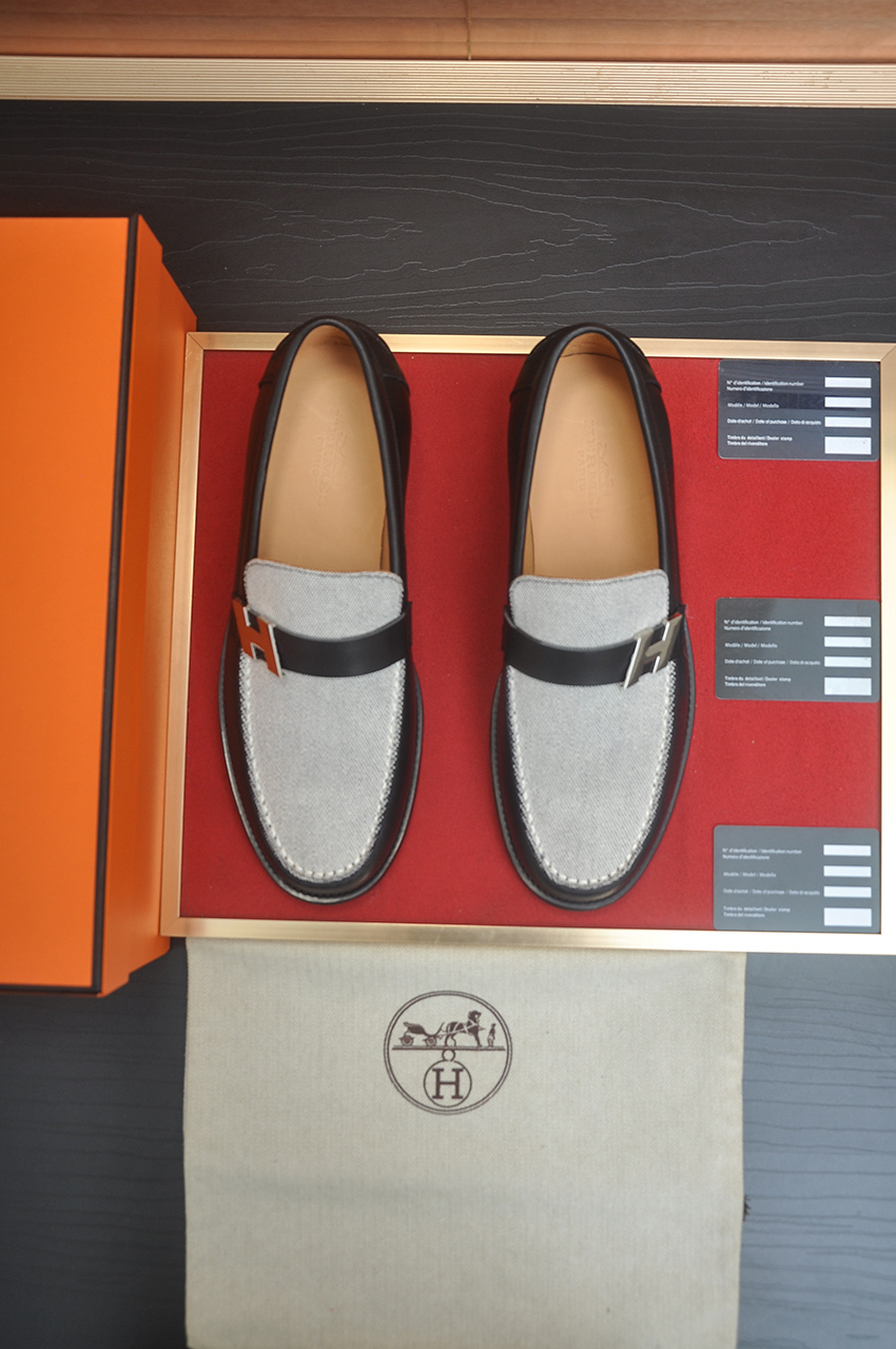 NO:851219,[HERMES] (cowhide lining) Italy's top luxury brand does not pursue novel styles and gorgeous colors. It attracts the favor of successful men with its flawless, elegant and classic style. Formal leather shoes. This very comfortable, simple and stable style allows you to easily match any style!  The pattern is absolutely 1:1 refined from the original last. In terms of materials, we strive for excellence. Imported cowhide + cowhide lining have extraordinary texture!  .Code number 38-45(45 customized),,hermes,hermes,cowhide19860909【爱马仕 HERMES】（牛皮内里）意大利顶级奢侈他不追求新奇的款式和华丽的色彩,以其完美无瑕、优雅、经典的风格吸引着成功男士的青睐正装皮鞋 这款非常非常舒适,简洁稳重的款式让您轻松搭配任何风格！版型绝对原版套楦1:1精制,材质方面我们更是精益求精,进口牛皮+牛皮内里质感非凡！.码数38-45(45定制),,hermes,hermes,cowhide,Men's shoes