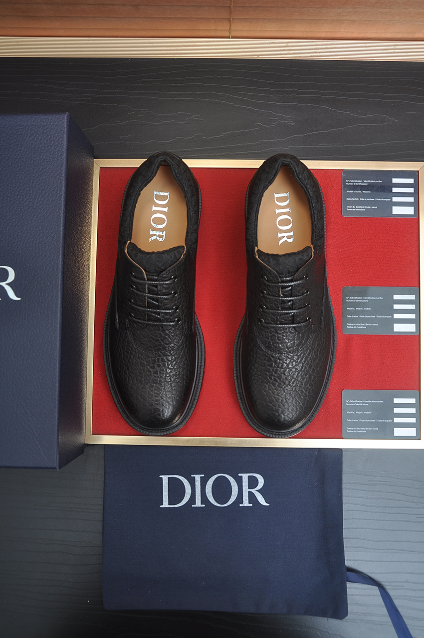 NO:886304,[Dior] (water-dyed cowhide lining) Dior original 1:1 high quality, imported original material, imported original cowhide, water-dyed cowhide lining, original TPU outsole, code number: 39-44 (38 45 custom-made, non-refundable),, dior, dior, cowhide19860909【Dior】（水染牛皮内里）迪奥原版1:1高品质,进口原版料,进口版原牛皮,水染牛皮内里,原版TPU大底,码数:39-44（38 45订做不退换）,,dior,dior,cowhide,Men's shoes