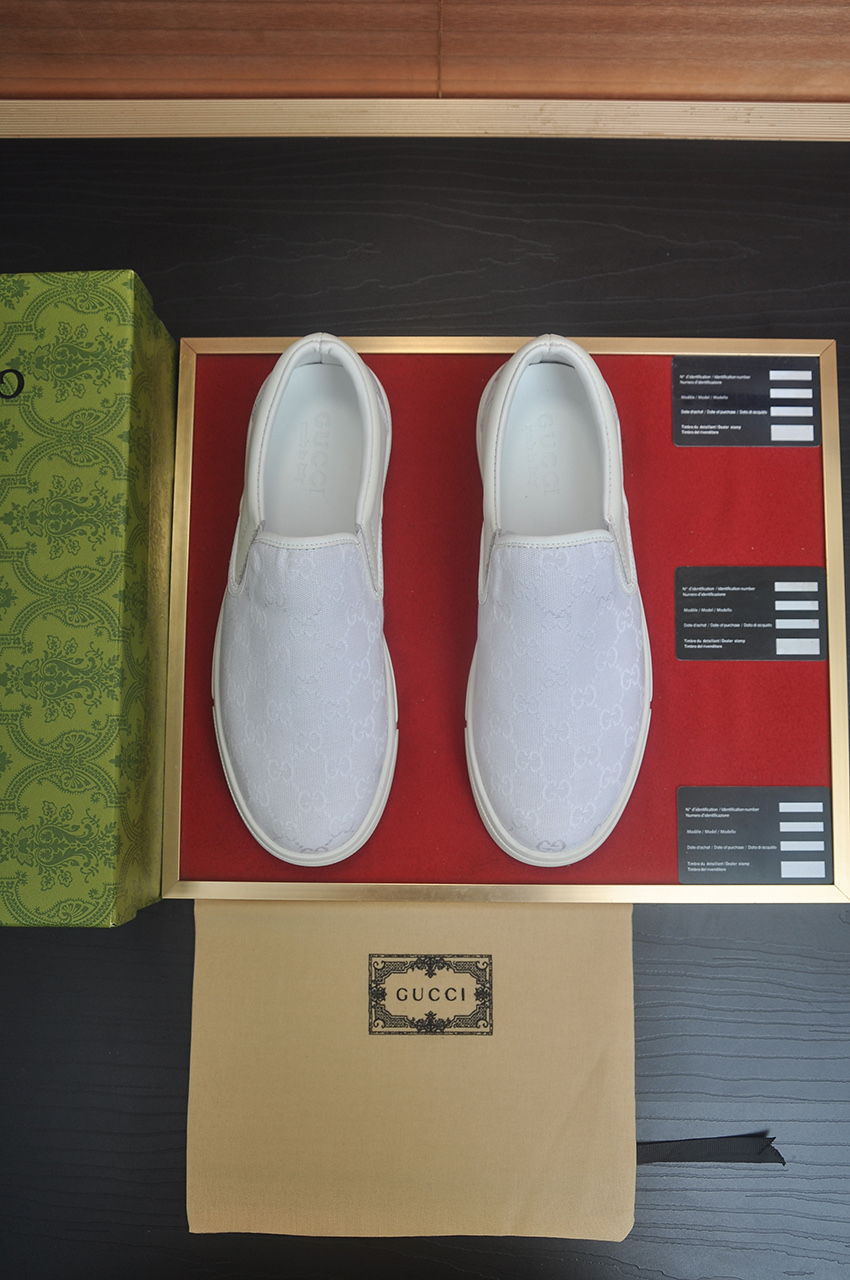 NO:887551,[GUCCI Gucci] Official website 1:1 men's sports shoes are now on the market, using original Gucci fabric + gluten lining, plus the official website original 1:1 comfortable outsole. Fashionable and versatile, super comfortable and breathable. 5 colors available, standard shoe size 38/45 (custom-made 45 is non-refundable), gucci19860909【GUCCI 古奇】官网1:1运动男鞋火爆上市,采用原版古奇布料+面筋内里,再加官网原版1:1舒适大底.时尚百搭,着脚超舒适、透气.5色可选,标准鞋码38/45（45定做不退换),,gucci,Men's shoes