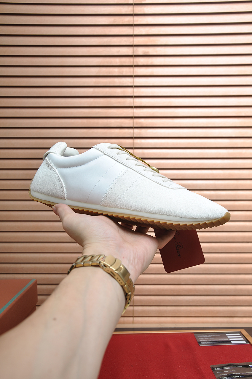 NO:954164,【】LP classic loafers, an Italian treasure brand, the only brand that can match Hermès!  Only after wearing it do we know that we can’t live up to our feet. Imported cashmere upper, water-dyed cowhide lining and cowhide feet. Official original glass rubber outsole and pendant. Exclusive original packaging (tag brand paper outer box handbag) code number 38-44 (45 customized), hermes, loro piana, loafers, cowhide19860909【】lp经典乐福鞋,意大利宝藏品牌,唯一能和爱马仕匹配的品牌！穿了才知道不能辜负我们的双脚,鞋面进口小羊绒,水染牛皮内里牛皮垫脚 官方原版玻璃胶大底、吊坠.独家原版包装（吊牌品牌纸外盒手提袋）码数38-44（45定制）,,hermes,loro piana,loafers,cowhide,Men's shoes