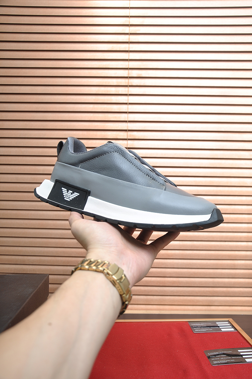 NO:955292,[Armani] (cowhide lining) Armani's latest casual shoes, the same model on the official website, hot selling [satisfied] original order hot model. Original factory cowhide material 11 original boards, cowhide lining, original foam outsole. Body accessories one-to-one mold opening, counter quality Dear friends, if you are still worried about wearing matching shoes, then this shoe is your best choice!  38-44,,armani,armani,cowhide19860909【Armani】（牛皮内里）阿玛尼最新新款休闲鞋 火爆热卖官网同款[得意]原单爆款 .原工厂牛皮材料11原板 牛皮内里,原厂发泡大底.身配件一比一开模 专柜品质 亲们你还为穿着搭配鞋发愁那这款鞋你就是你不二的选择！38-44,,armani,armani,cowhide,Men's shoes