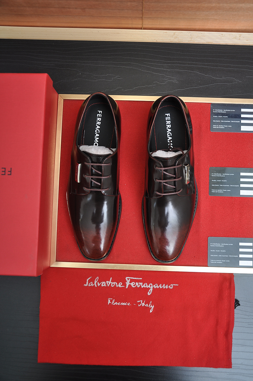 NO:955506,[Ferragamo/Ferraga Curtain] The counter’s latest original imported cowhide fabric + cowhide lining + original luxury metal buckle + original combination outsole, stress-free 38–44 (customized for 45, non-refundable),,ferragamo,cowhide19860909【Ferragamo/菲拉格幕】专柜最新款原版进口牛皮面料+牛皮内里+原版奢华金属扣+原版组合大底对比无压力 38–44(45定做不退换),,ferragamo,cowhide,Men's shoes