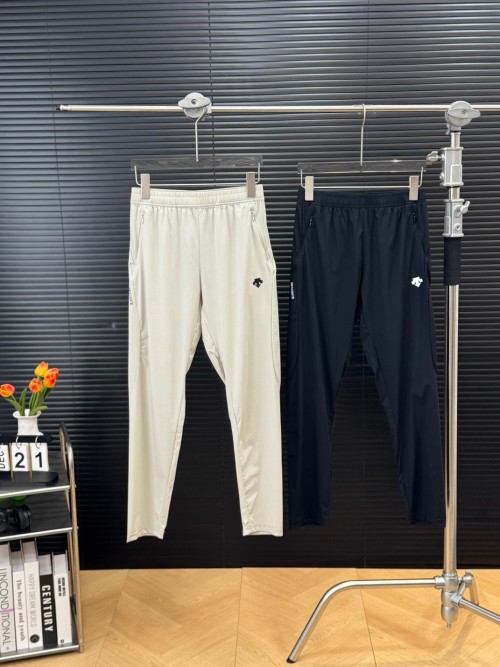 Descente Women's Running Pants: Quick-Dry, Breathable, Comfortable Fit 1 Descente Women's Running Pants: Quick-Dry, Breathable, Comfortable Fit