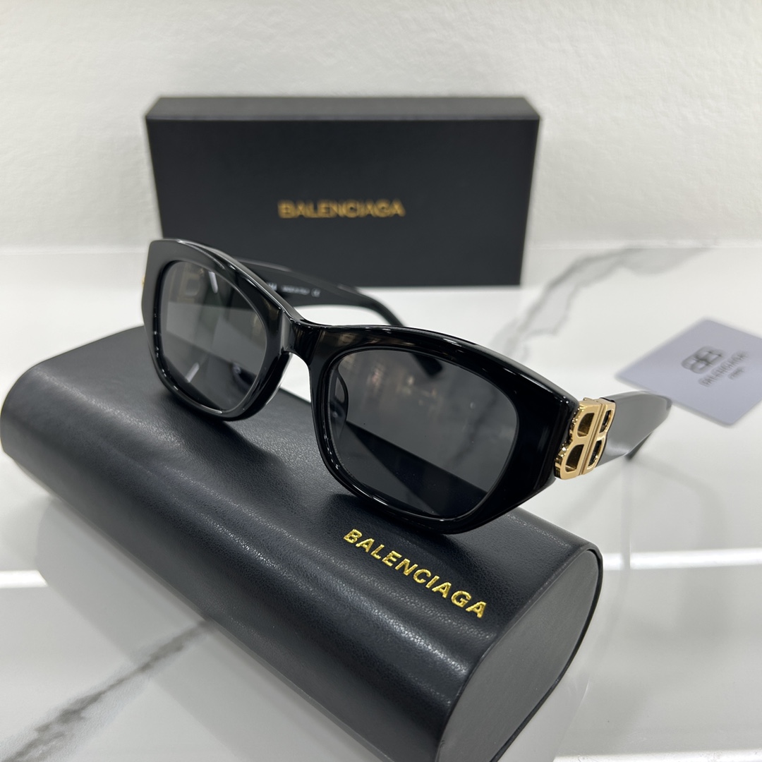 🌹BALENCIAG*巴黎世家💥💥型号：BB0311SK💥💥尺寸：53-21-140💥💥时尚百搭💥💥