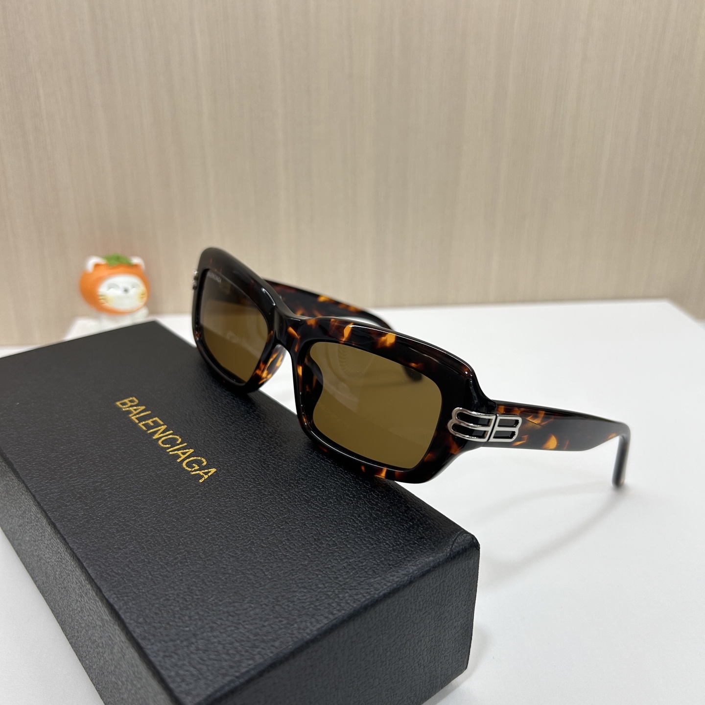 🌹BALENCIAG*巴黎世*💥💥型号：BB0432S💥💥尺寸：57-18-140💥💥时尚百搭💥💥 