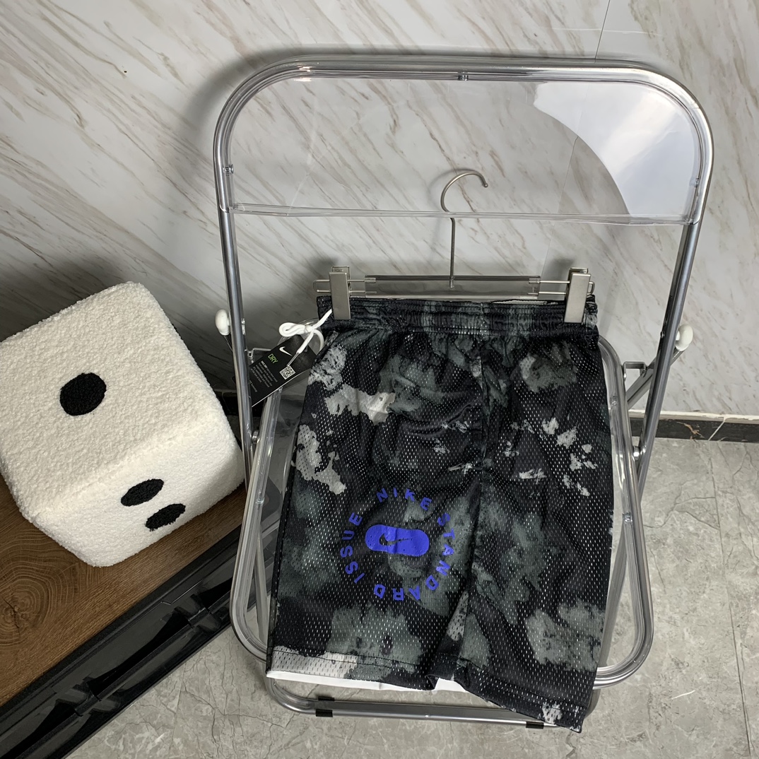 Embroidered Nike Shorts for Men and Women: Fashionable, Comfortable, and High Quality - 图片 3