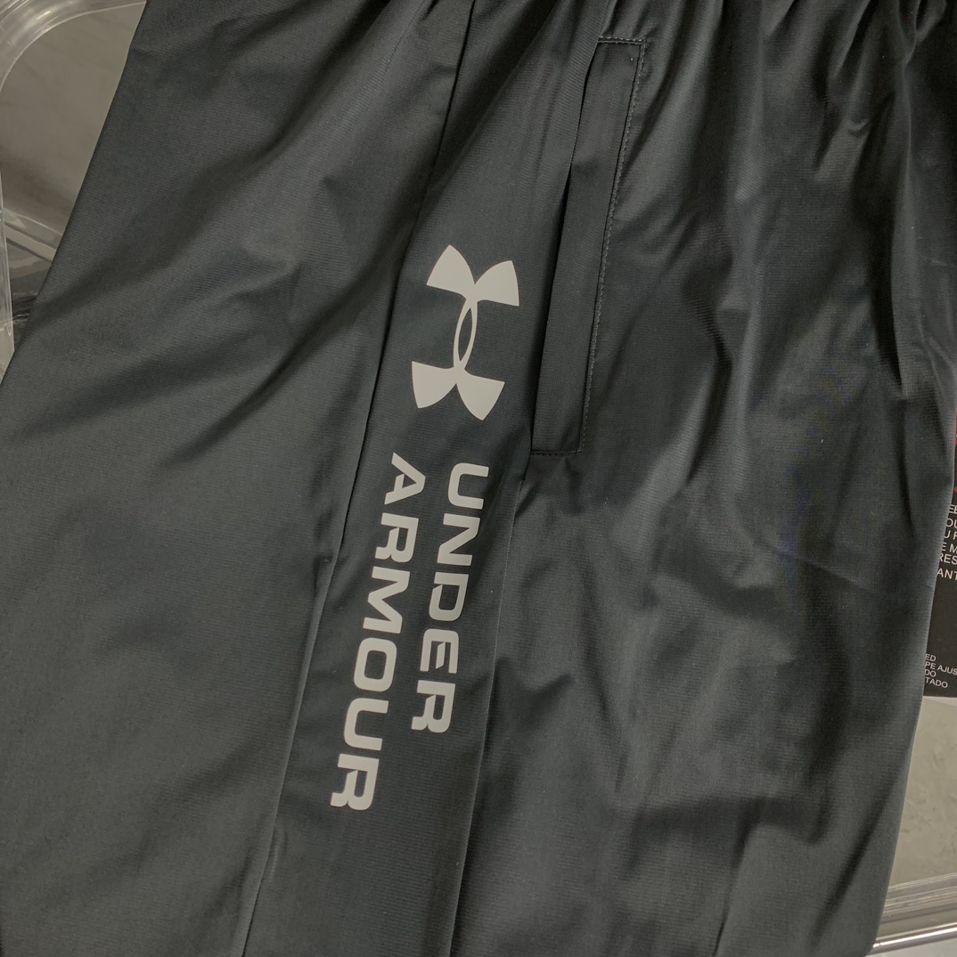 2024s Under Armour Summer Leisure Pants in Milk Silk Fabric - 图片 6