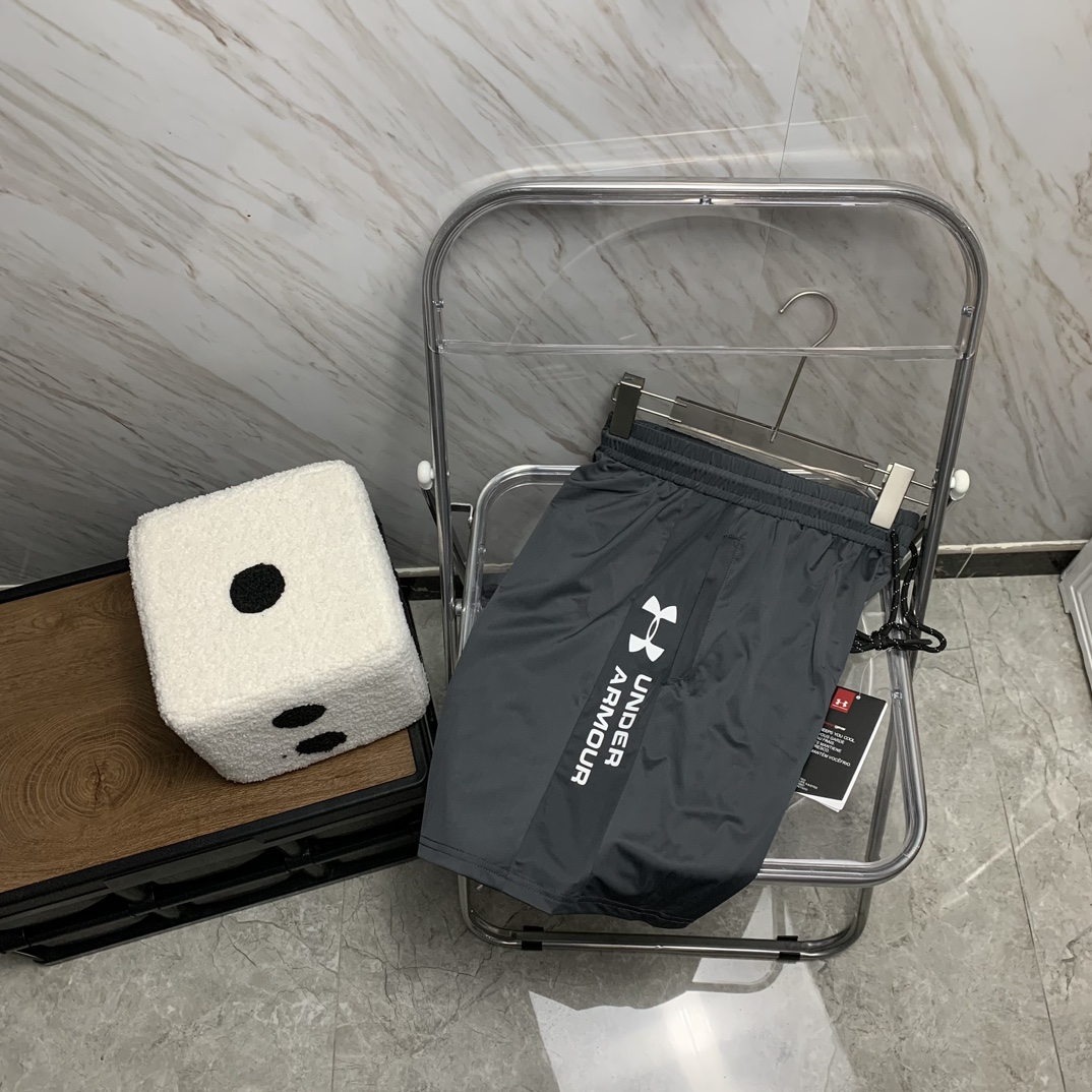 2024s Under Armour Summer Leisure Pants in Milk Silk Fabric - 图片 2