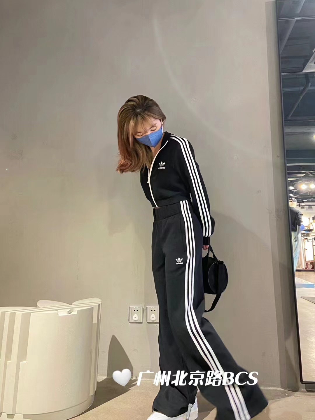 Adidas Three-Leaf Sports Pants: Essential for Outdoor Activities in Every Season - 图片 7