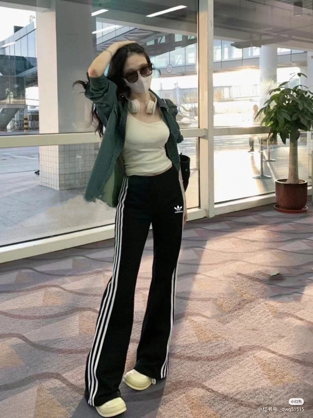 Adidas Three-Leaf Sports Pants: Essential for Outdoor Activities in Every Season - 图片 8