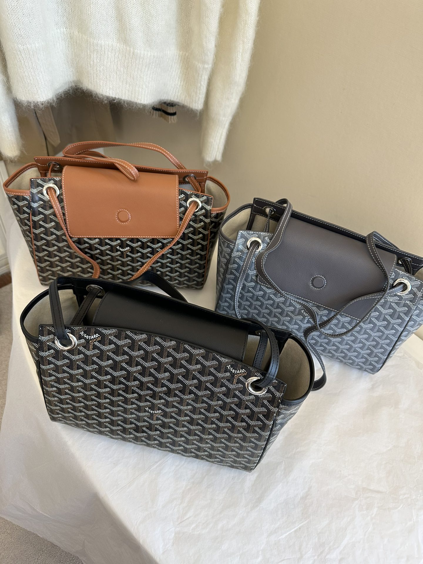 Louis Vuitton Luxury Handbag Collection 4