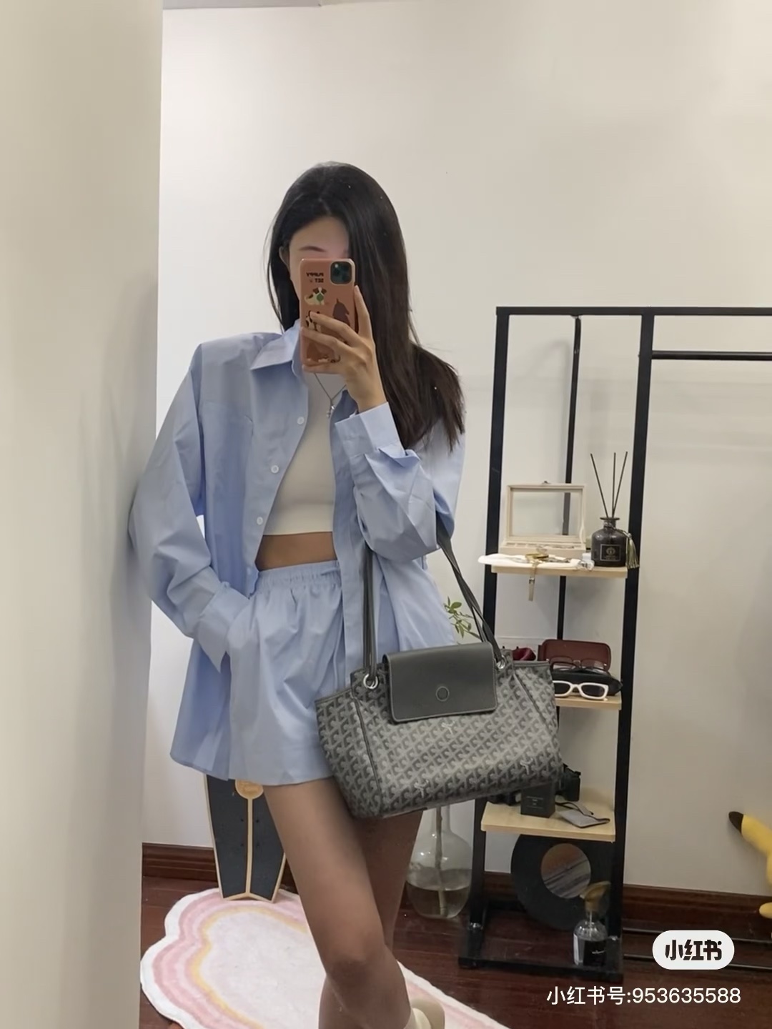 It belongs to the category of bags that can be carried without makeup - BeautyMakeUp 7