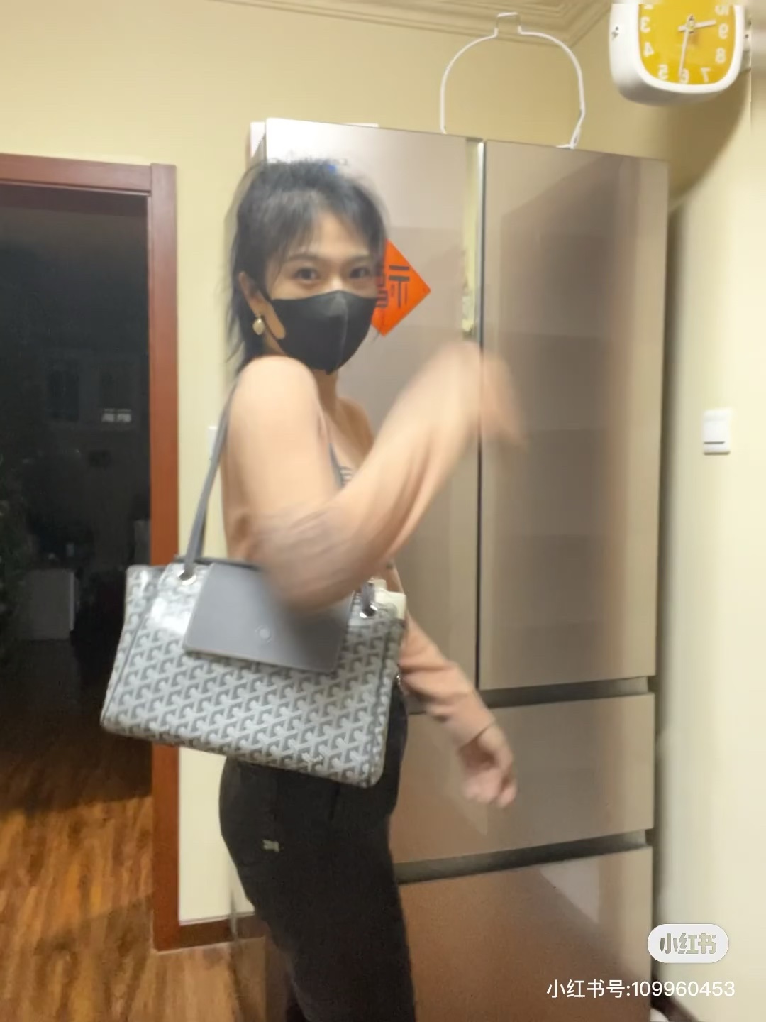 It belongs to the category of bags that can be carried without makeup - BeautyMakeUp 8