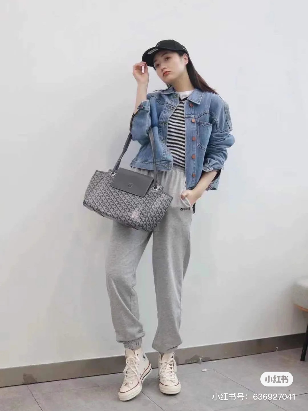 It belongs to the category of bags that can be carried without makeup - BeautyMakeUp