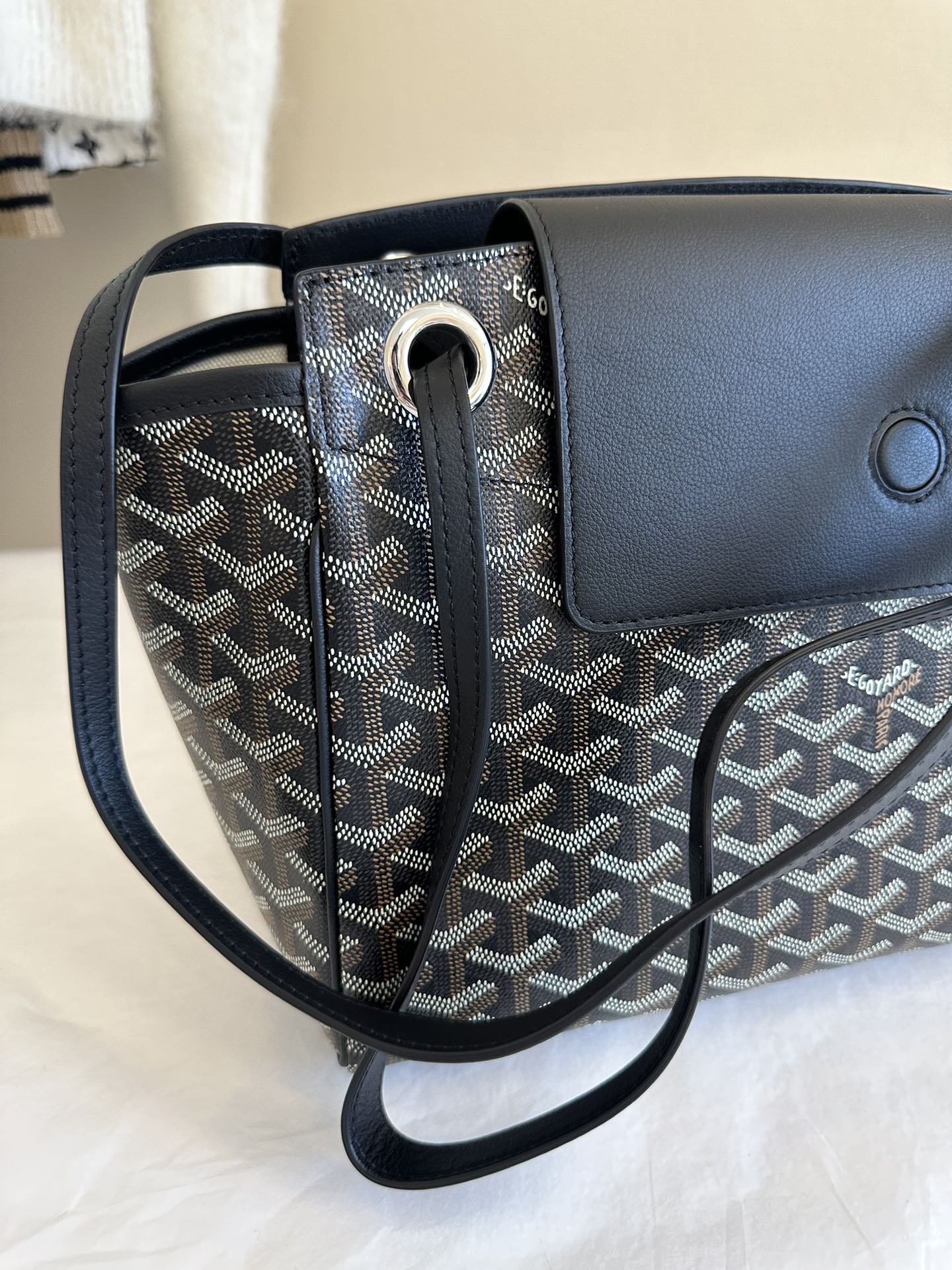 Delvaux Luxury Designer Handbag Shoulder Crossbody Bag crafted in 8