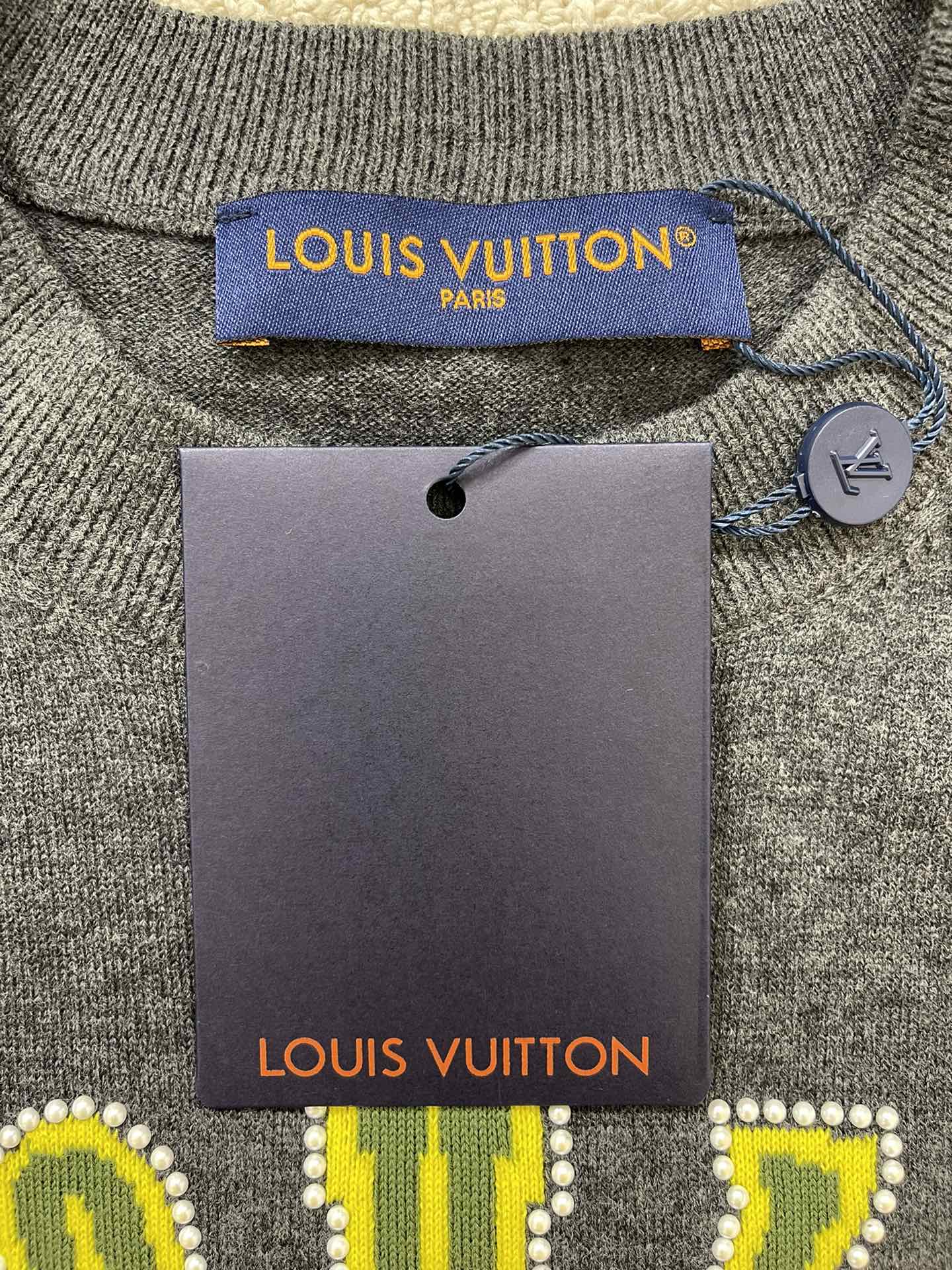 Louis Vuitton Gray Cotton Dog Paw Short Sleeve Crew Neck T-Shirt 10 i1734062573 2569 3