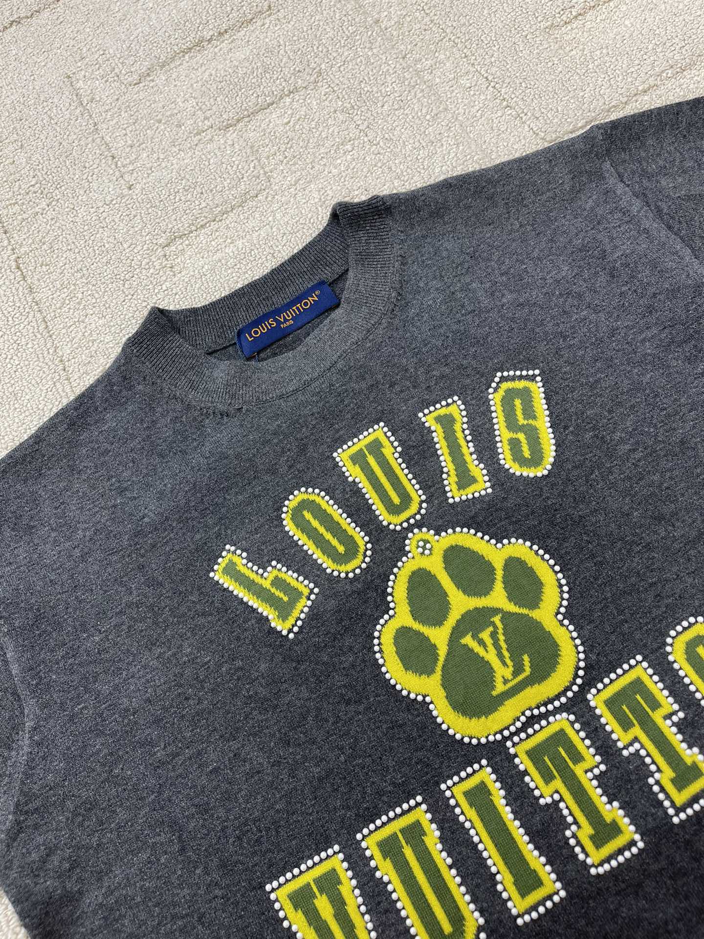 Louis Vuitton Gray Cotton Dog Paw Short Sleeve Crew Neck T-Shirt 4 i1734062574 856 5