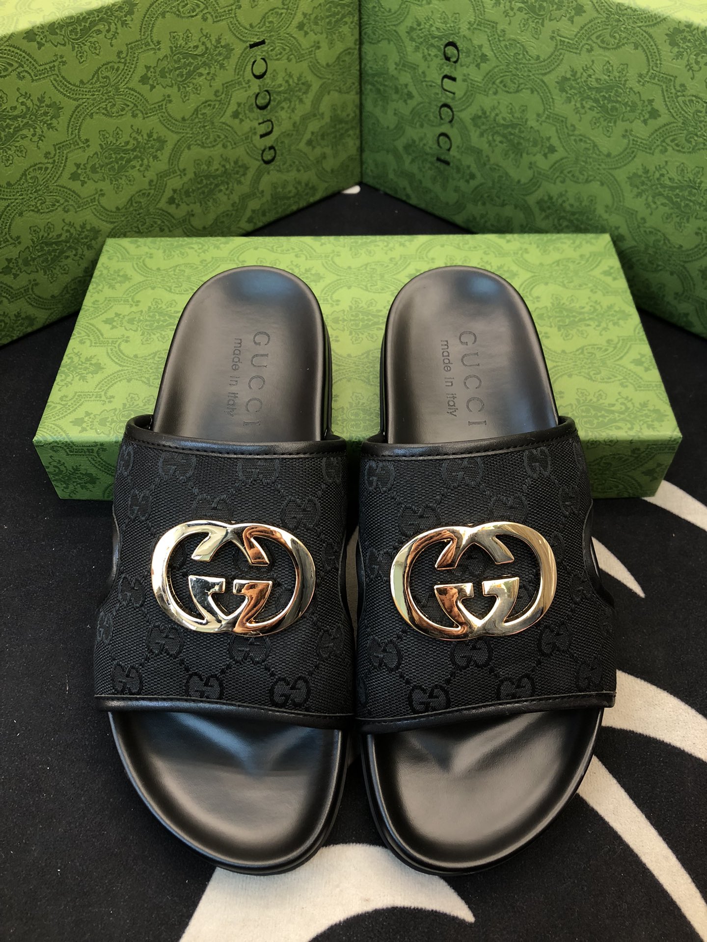 Gucci Luxury
 Shoes Slippers