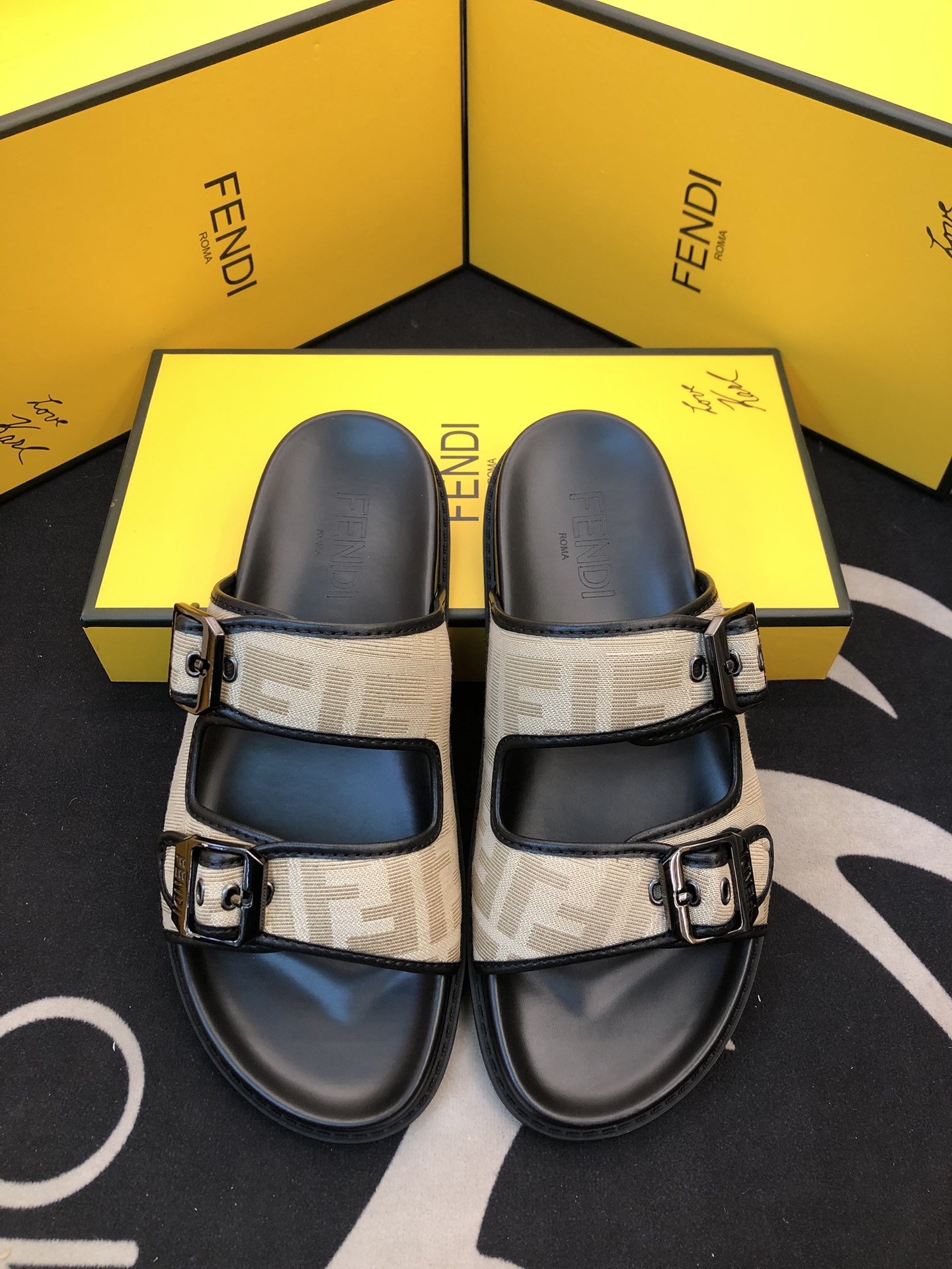 Wholesale Designer Shop
 Fendi Shoes Slippers