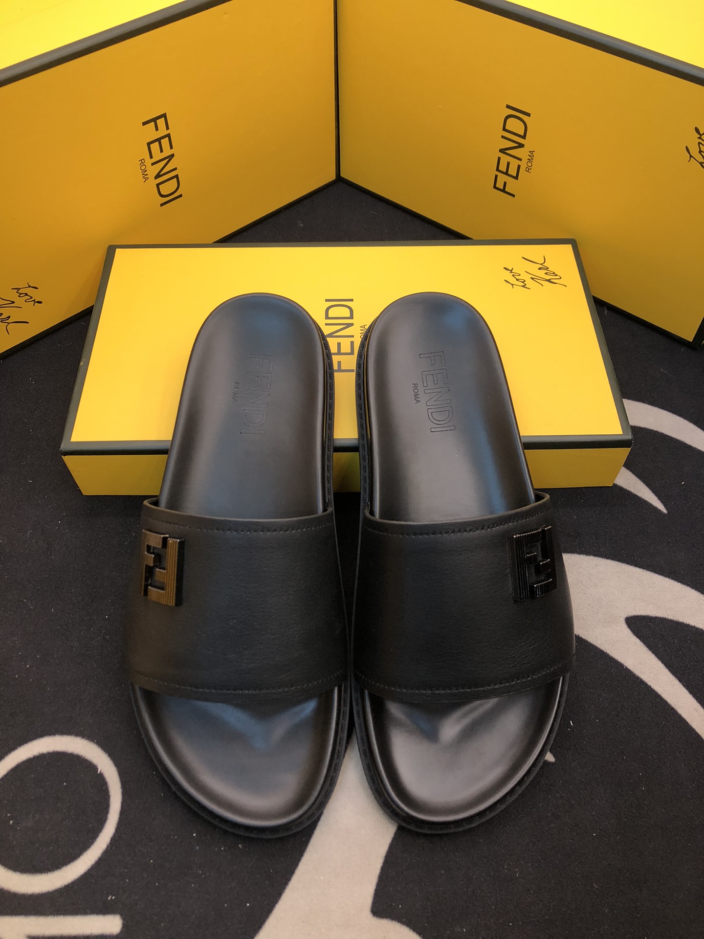 Is it OK to buy
 Fendi Replica
 Shoes Slippers