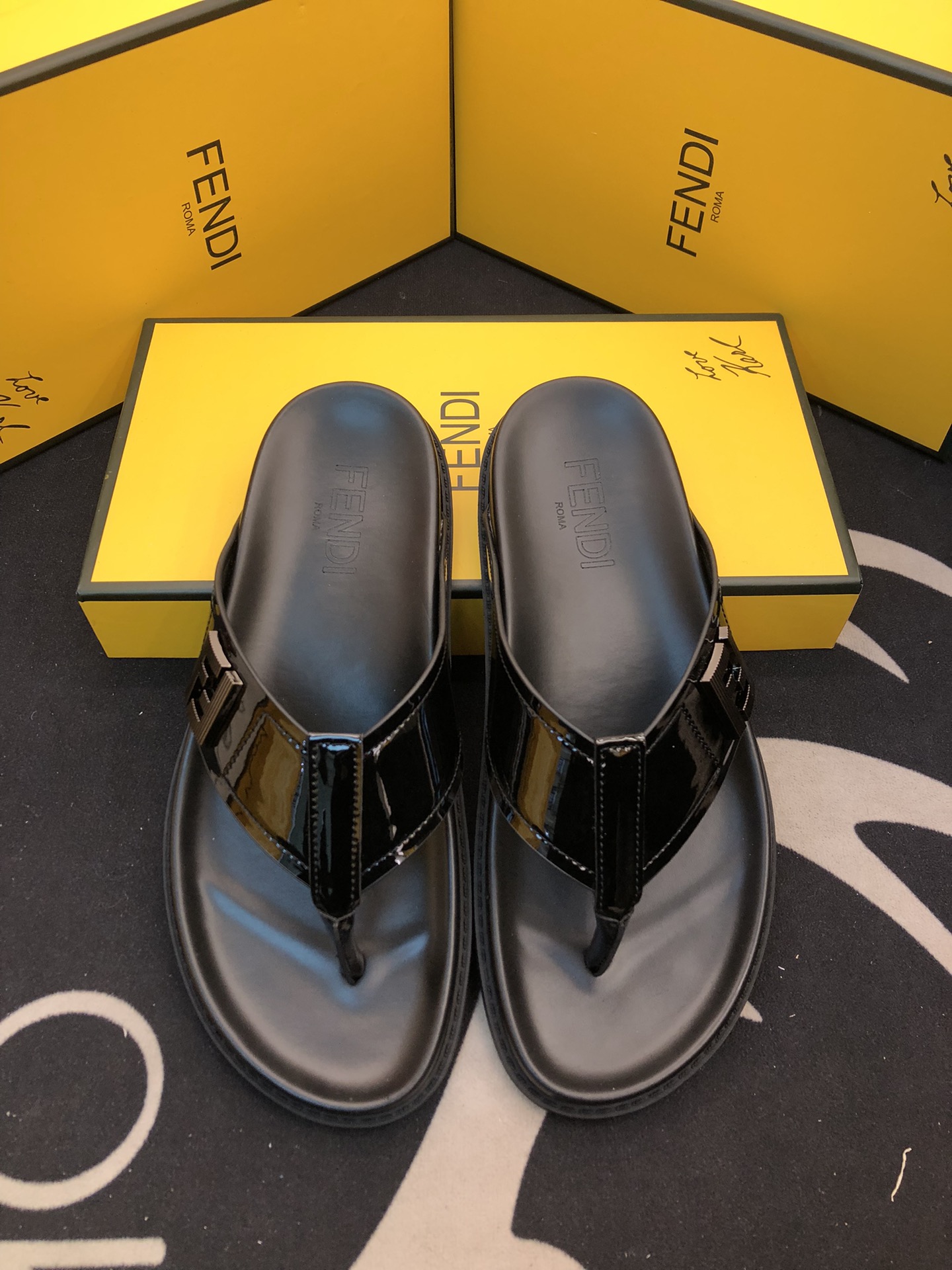 Fendi Shoes Slippers AAA Replica Designer