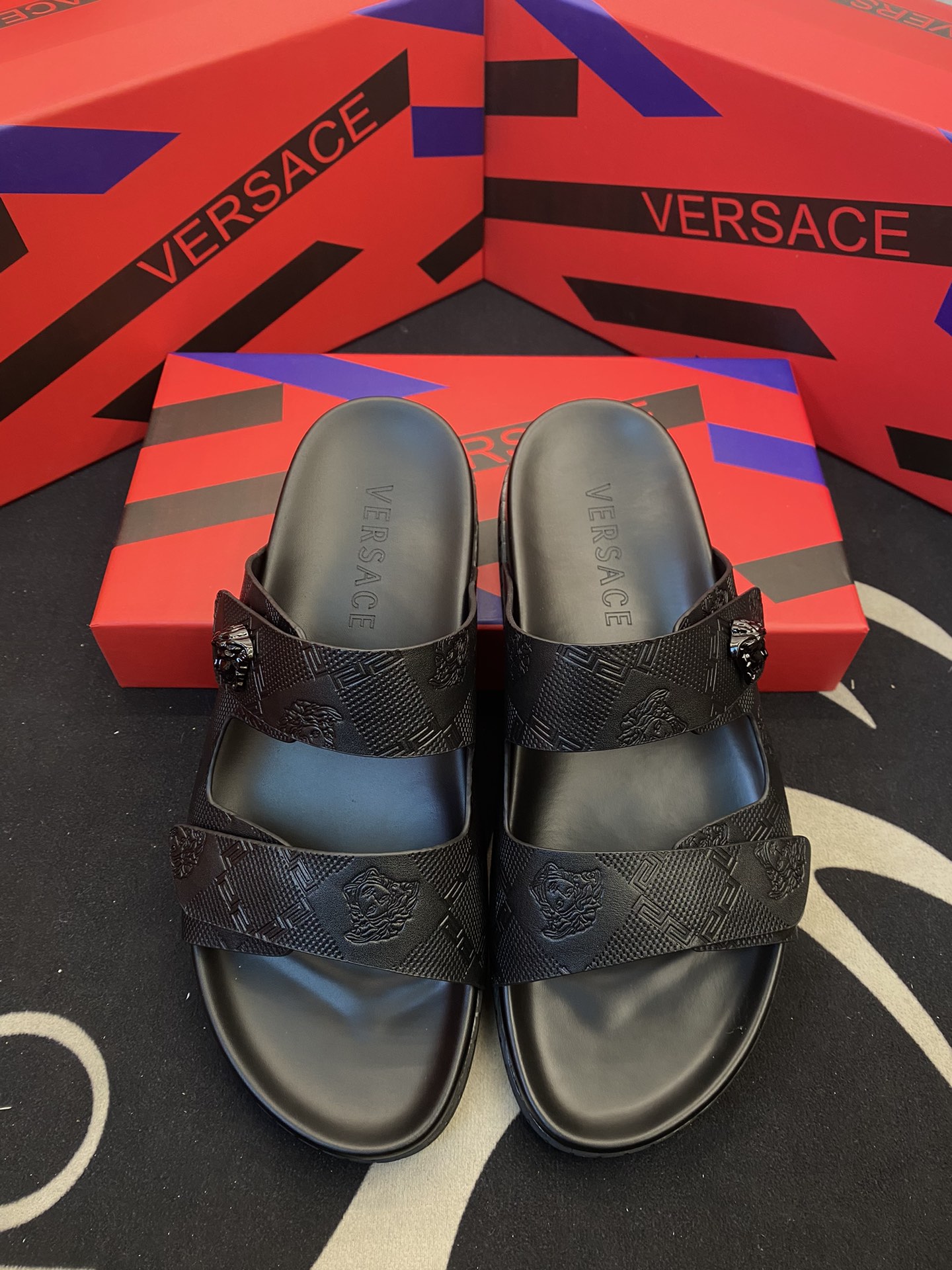 Versace Shoes Slippers UK Sale