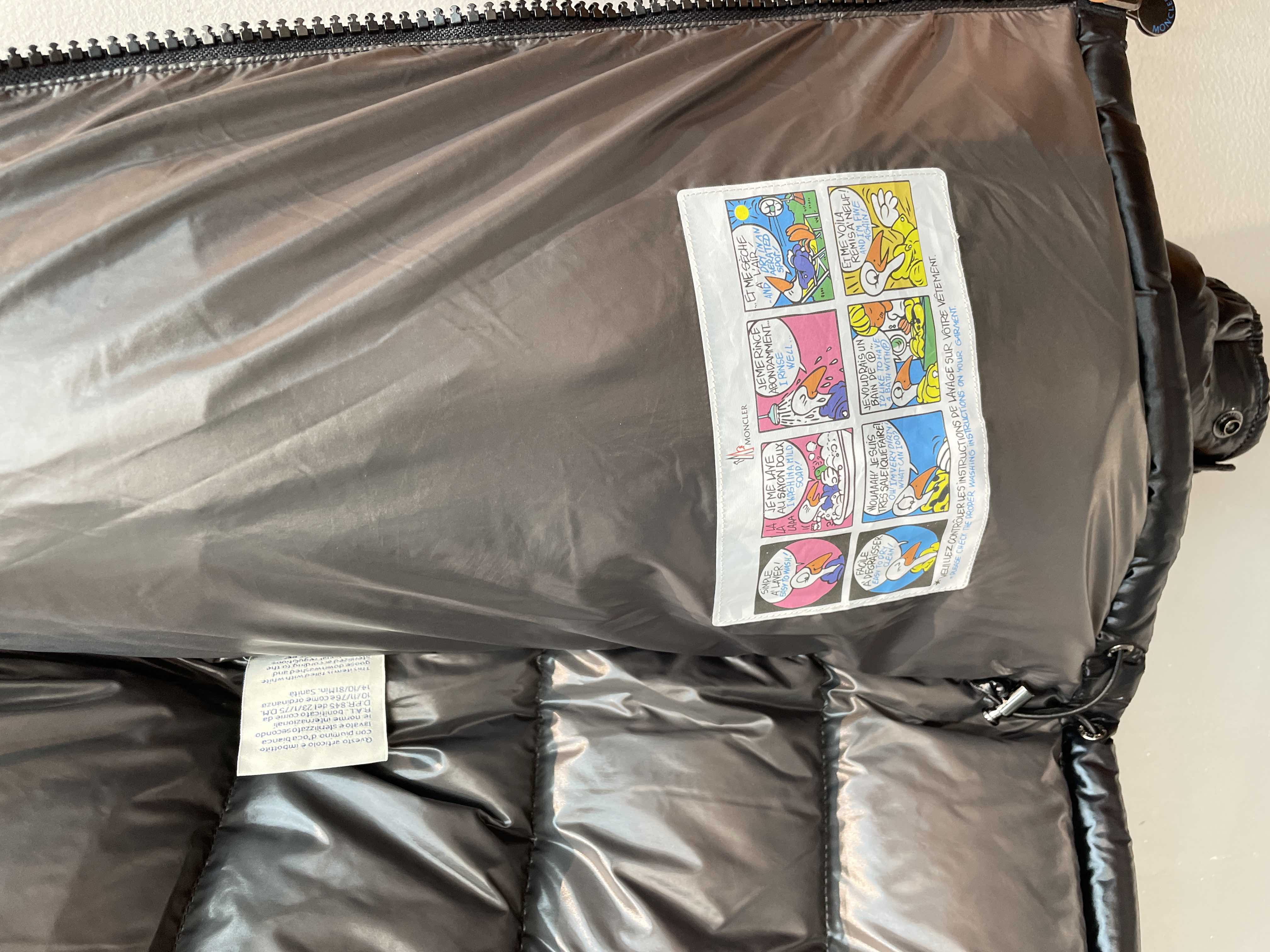 新款🌟出货啦📢 Moncle*秋冬经典Mayafur毛领羽绒服，超大狐狸毛大毛领，光一条毛领就将近300